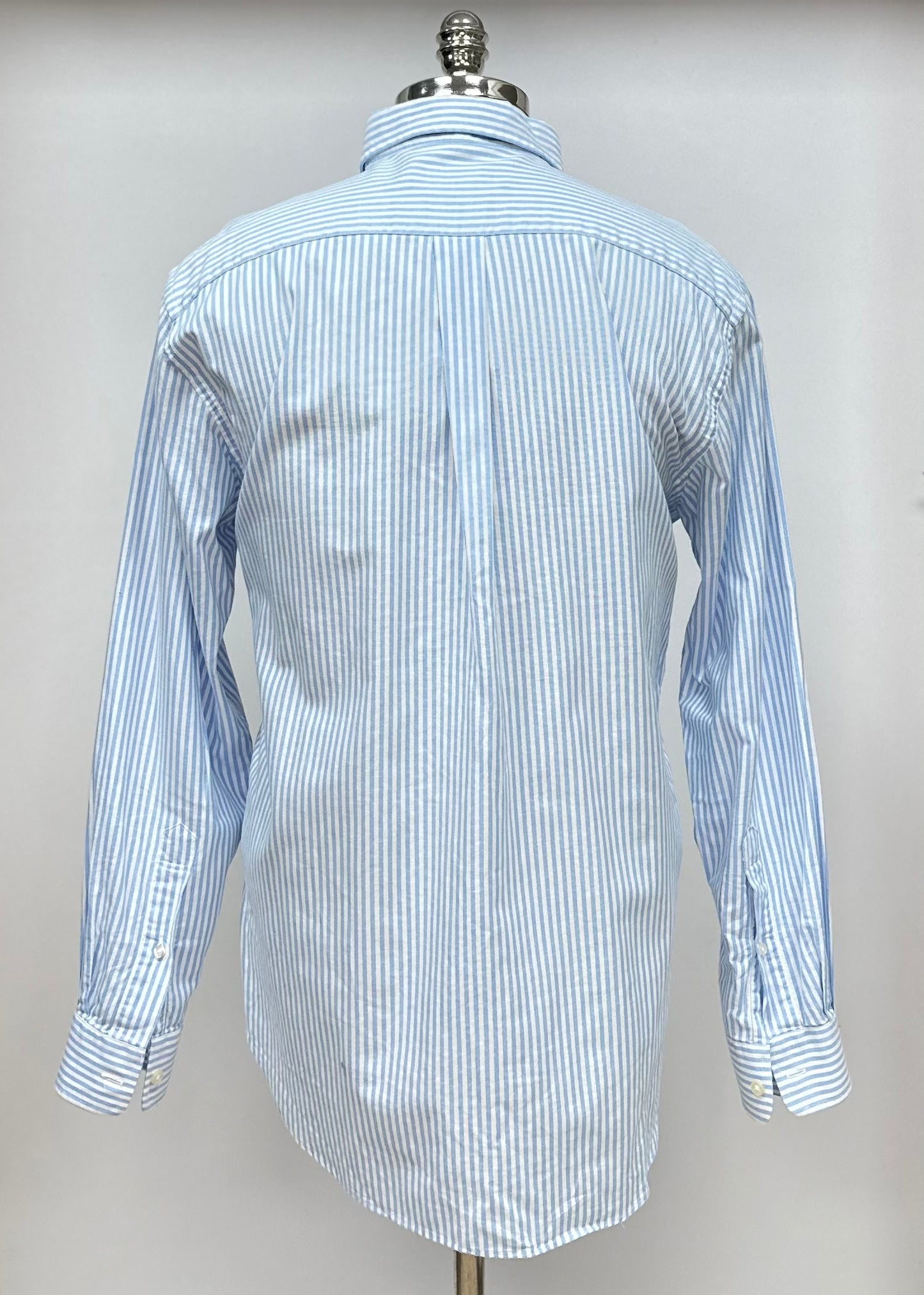 Camisa de botones Vineyard Vines 🐳 con patrón de rayas en color celeste y blanco Talla S Entalle Slim Fit