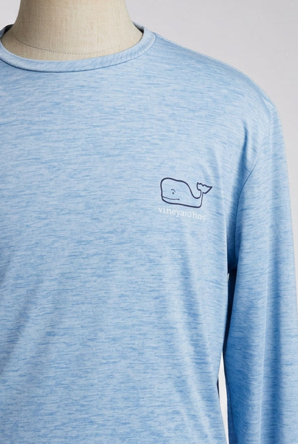 Camiseta cuello redondo Vineyard Vines 🐳 Performance color celeste con Diseño de ballena Talla L