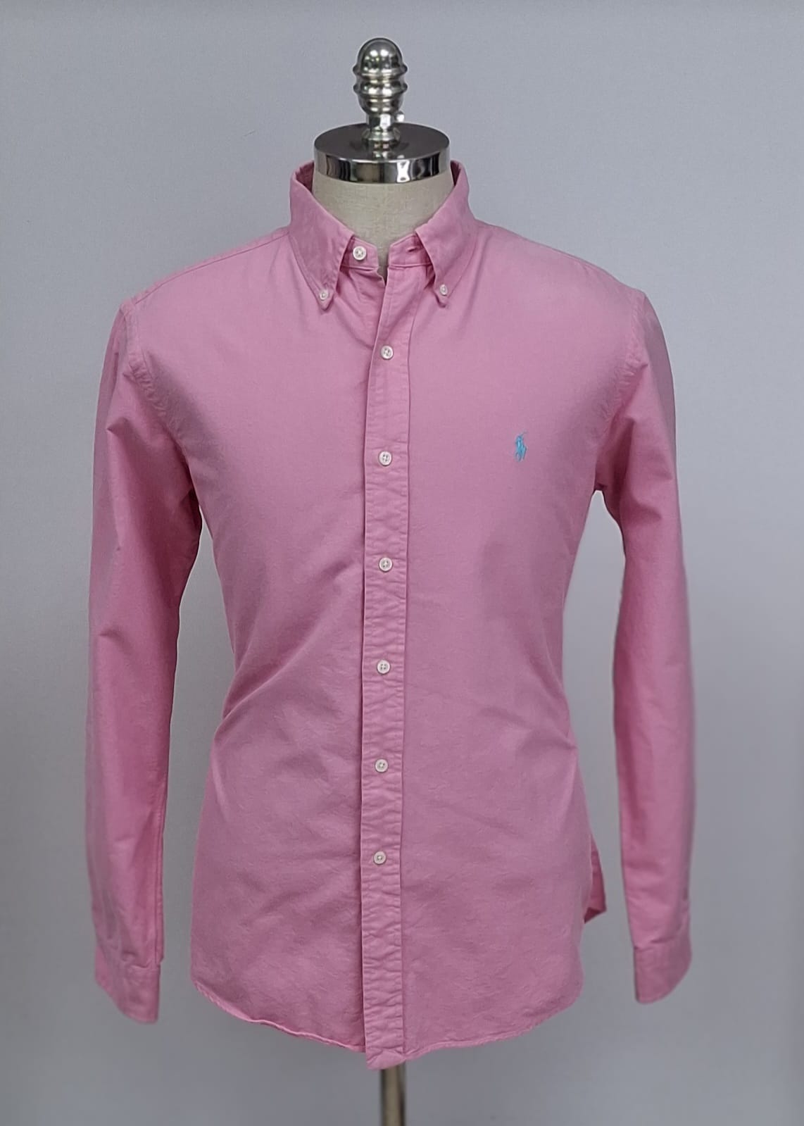 Camisa de botones Polo Ralph Lauren 🏇🏼 Oxford en color rosado intenso Talla L Entalle Regular (ver descripción)