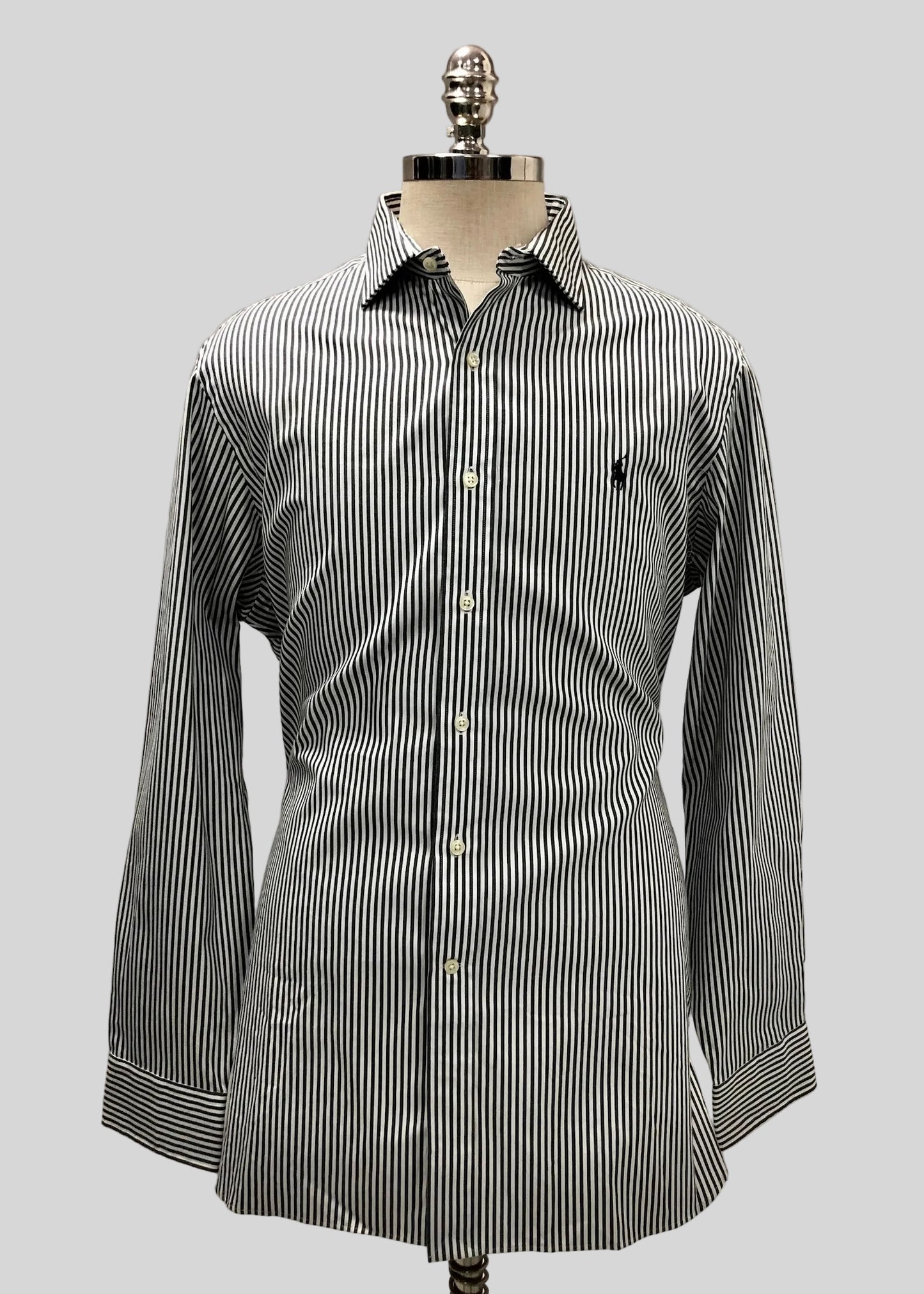 Camisa Polo Ralph Lauren 🏇🏼 color blanco de rayas en color negro Talla L Entalle Regular