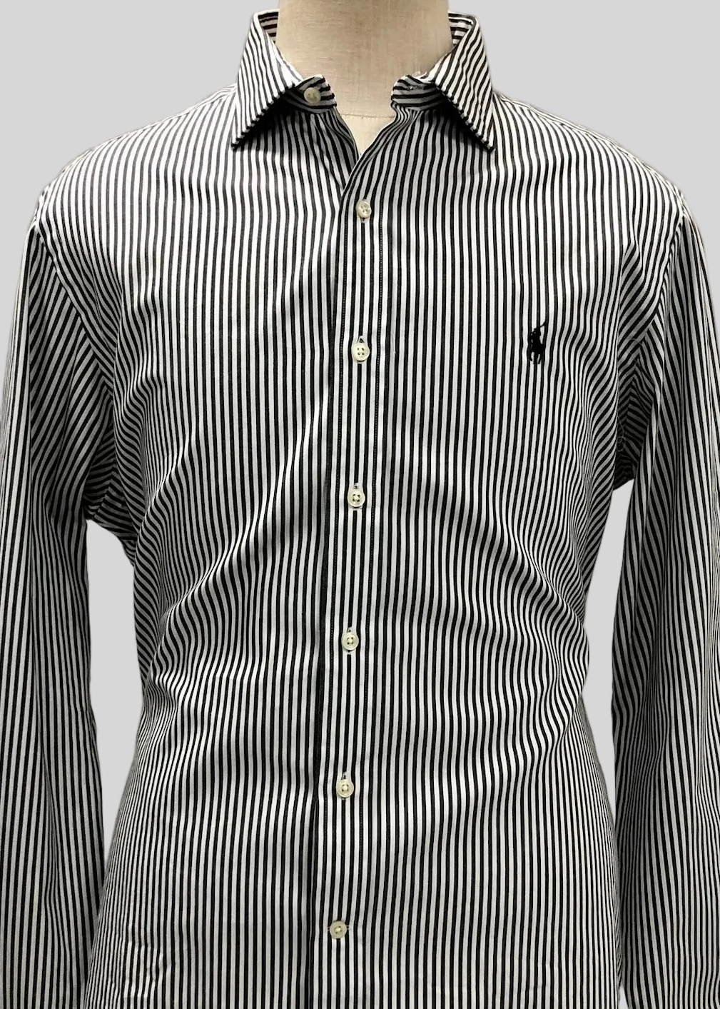 Camisa Polo Ralph Lauren 🏇🏼 color blanco de rayas en color negro Talla L Entalle Regular