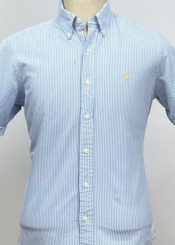 Camisa Polo Ralph Lauren 🏇🏼 Color blanco con patrón de rayas en celeste Tela Seersucker Talla M Entalle Regular