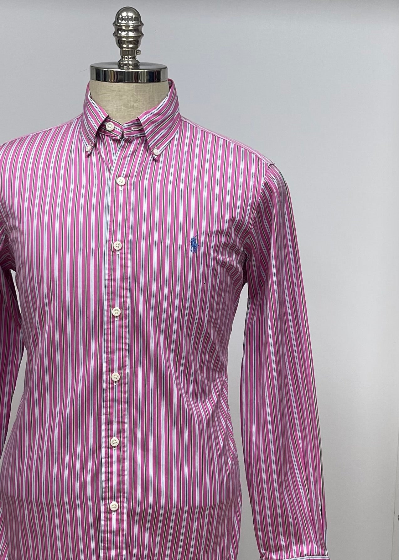 Camisa Polo Ralph Lauren 🏇🏼 con rayas en color rosado, verde y blanco Talla S Entalle Regular