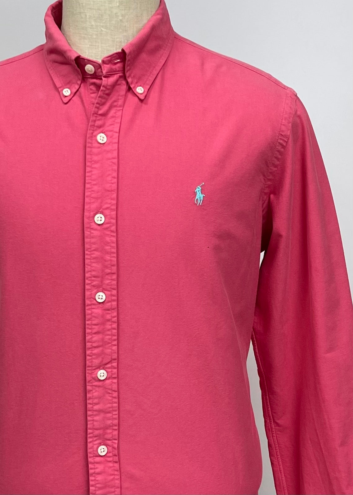 Camisa de botones Polo Ralph Lauren 🏇🏼 Oxford en color rosado magenta Talla L Entalle Regular