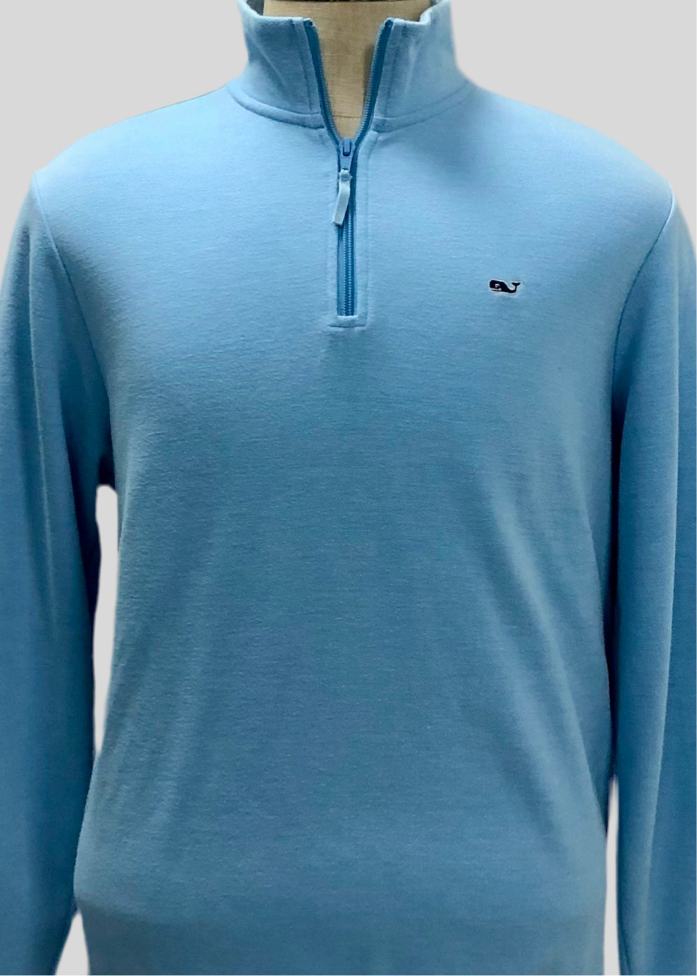 Sueter Jersey Vineyard Vines 🐳 color celeste claro con logo tradicional Tela algodón Pima Talla M