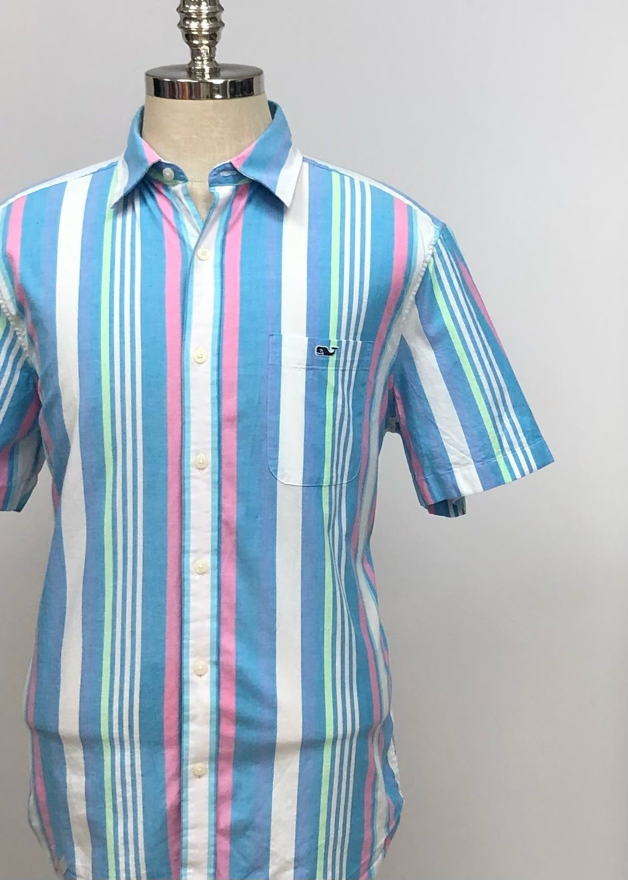 Camisa de botones Vineyard Vines 🐳 con patrón de rayas en color celeste, blanco y rosado Talla L Entalle Regular