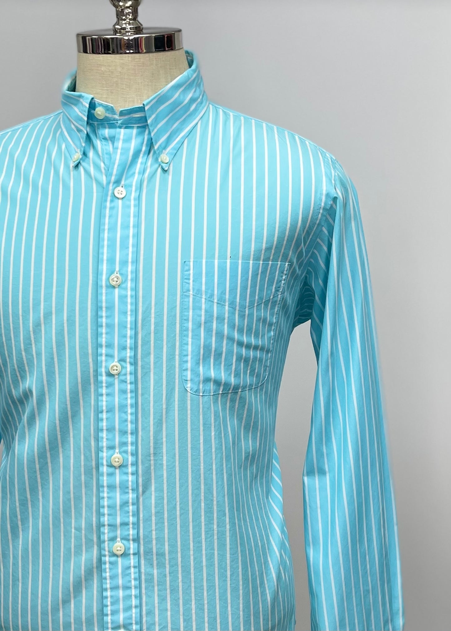 Camisa Polo Ralph Lauren 🏇🏼 Color turquesa con patron de rayas en color blanco Talla L Entalle Regular (ver descripción )