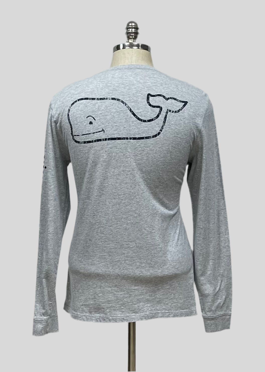 Camiseta cuello redondo Vineyard Vines 🐳 color gris claro con Diseño de ballena en bolsillo Talla Medium