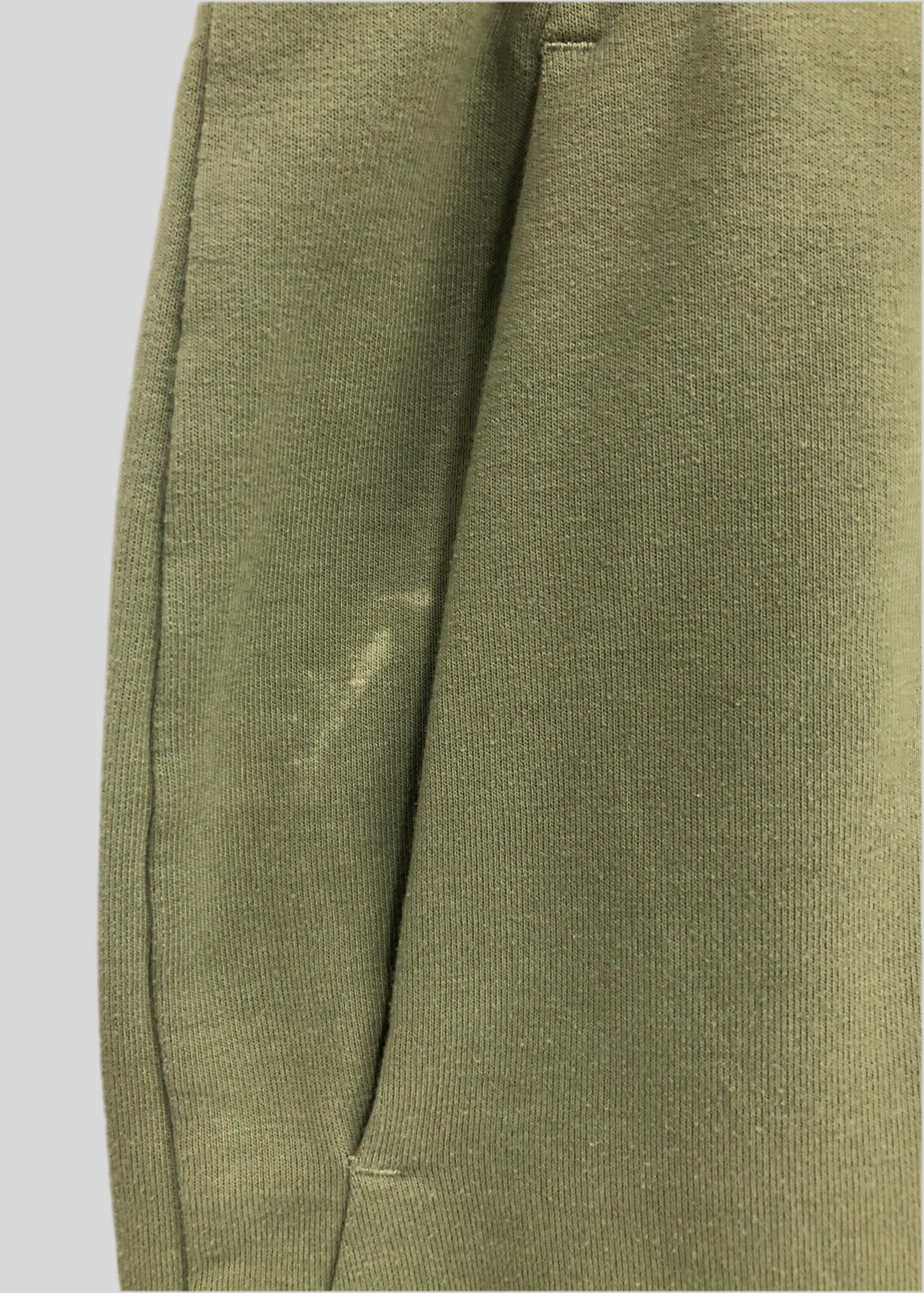 Short Lounge Gymshark 🏋🏼‍♂️ color verde oliva y logo en blanco Talla M (ver descripción)