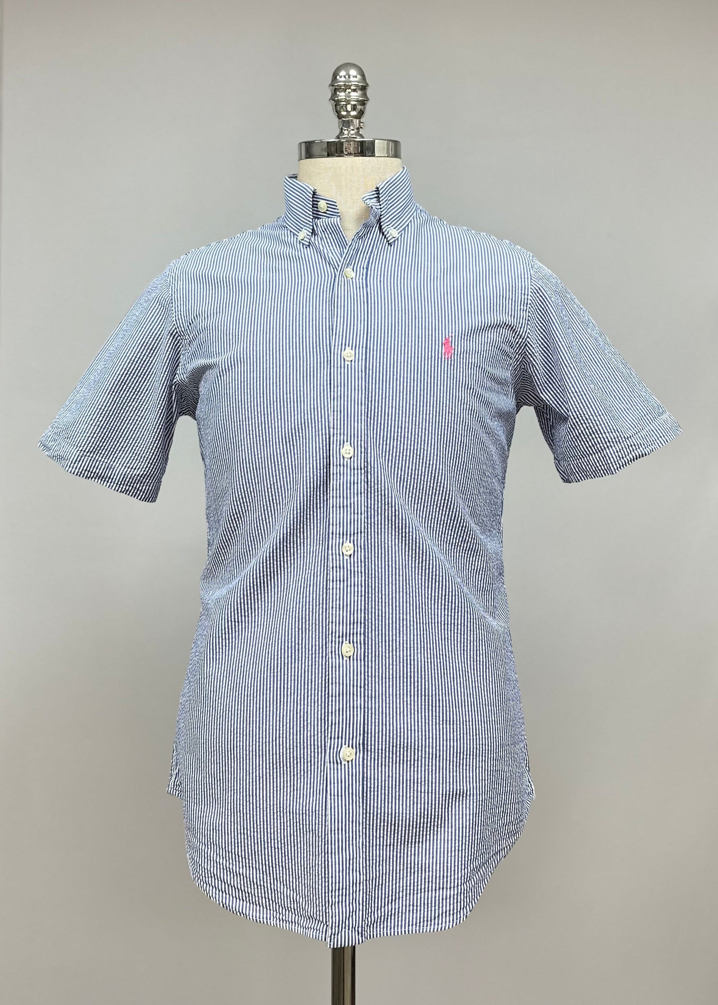 Camisa Polo Ralph Lauren 🏇🏼  Color blanco con patrón de rayas en azul Seersucker Talla M Entalle Regular