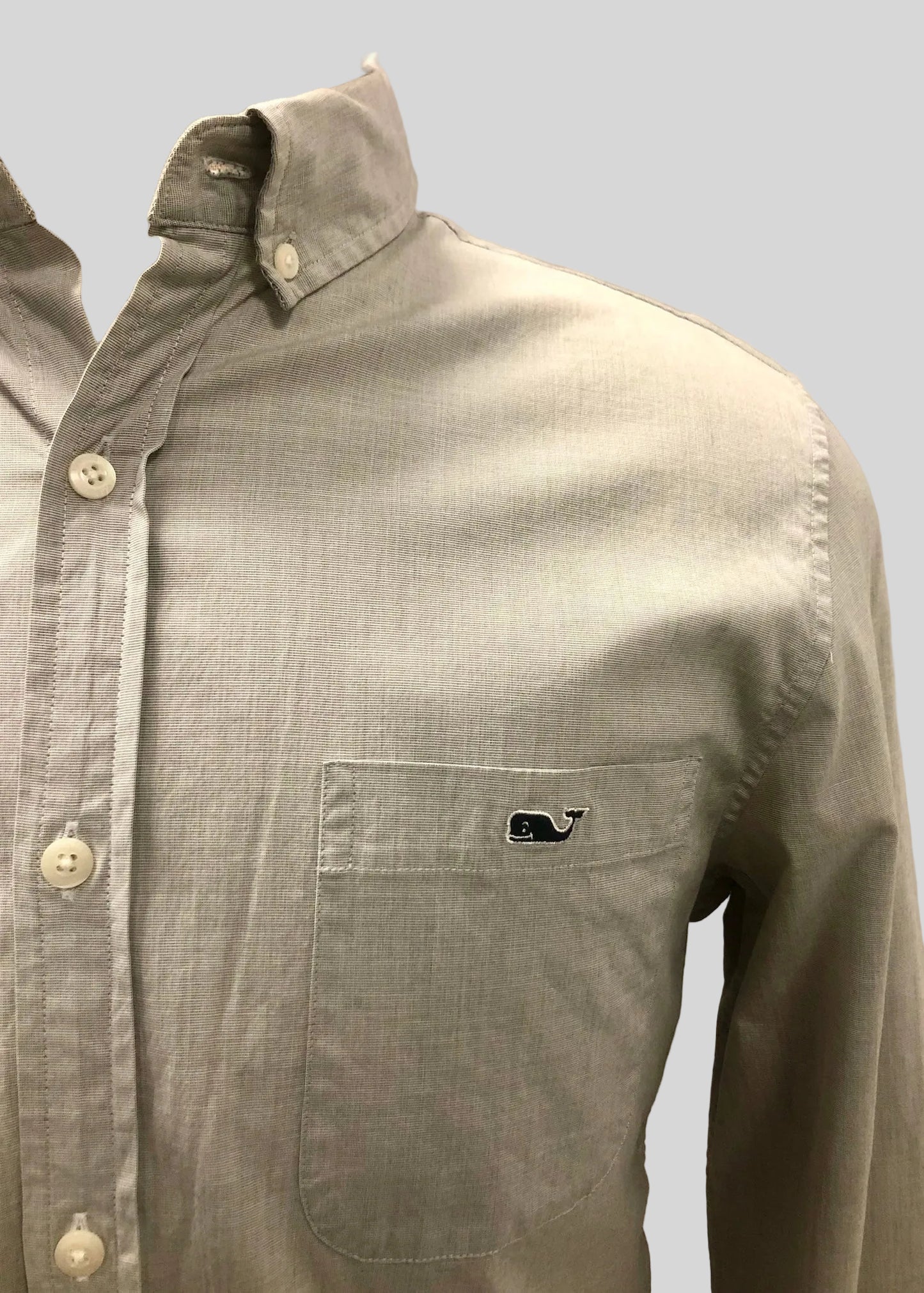 Camisa de botones Vineyard Vines 🐳 Color gris claro Talla M Entalle Slim Fit