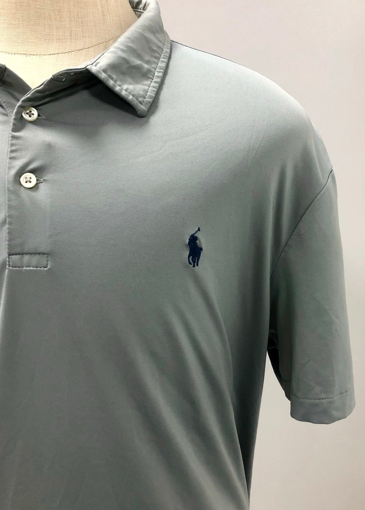 Camiseta Polo Ralph Lauren 🏇🏼 Tela performance color gris Talla XXL Entalle Regular