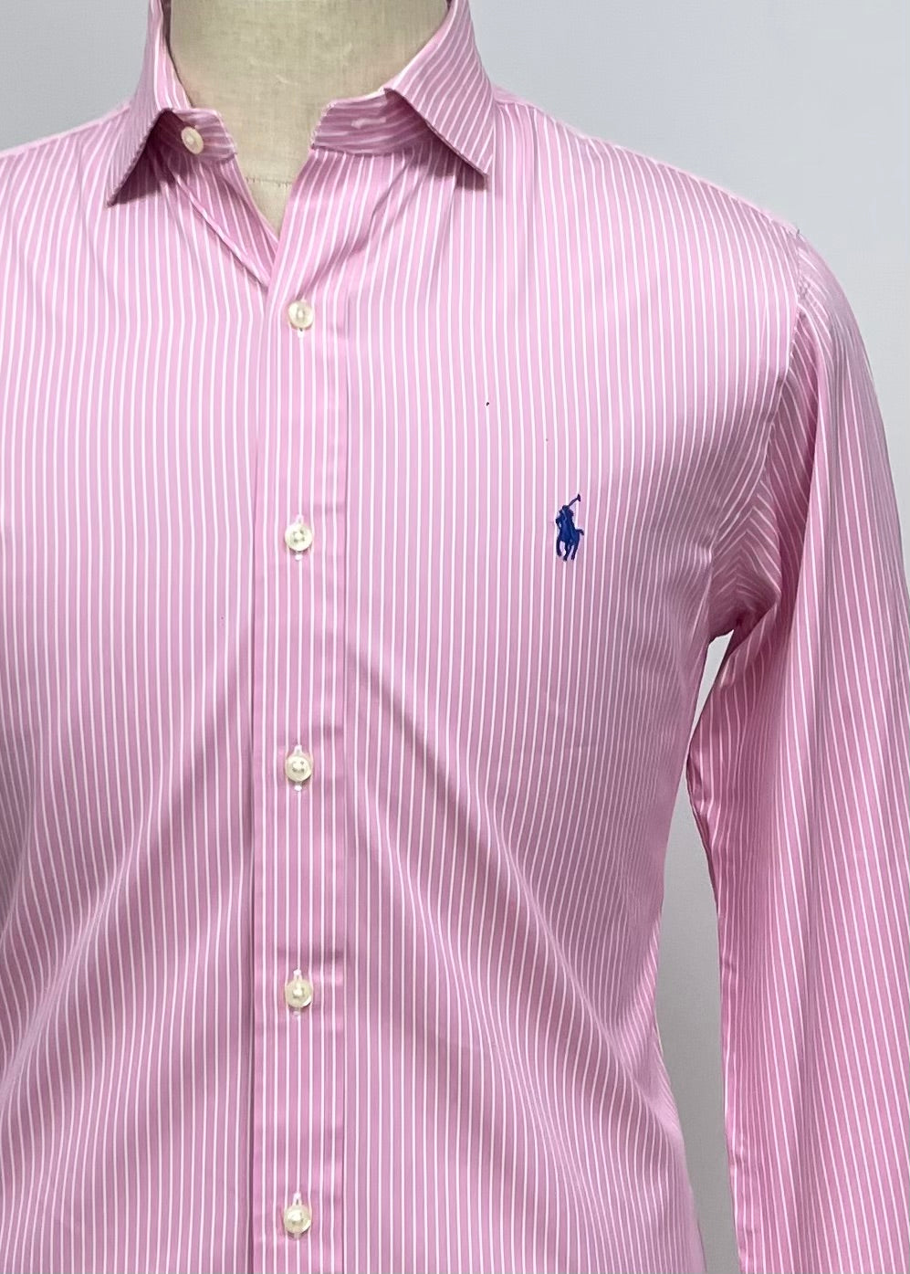 Camisa Polo Ralph Lauren 🏇🏼 color rosado con patron de rayas en color blanco Talla M Entalle Slim Fit