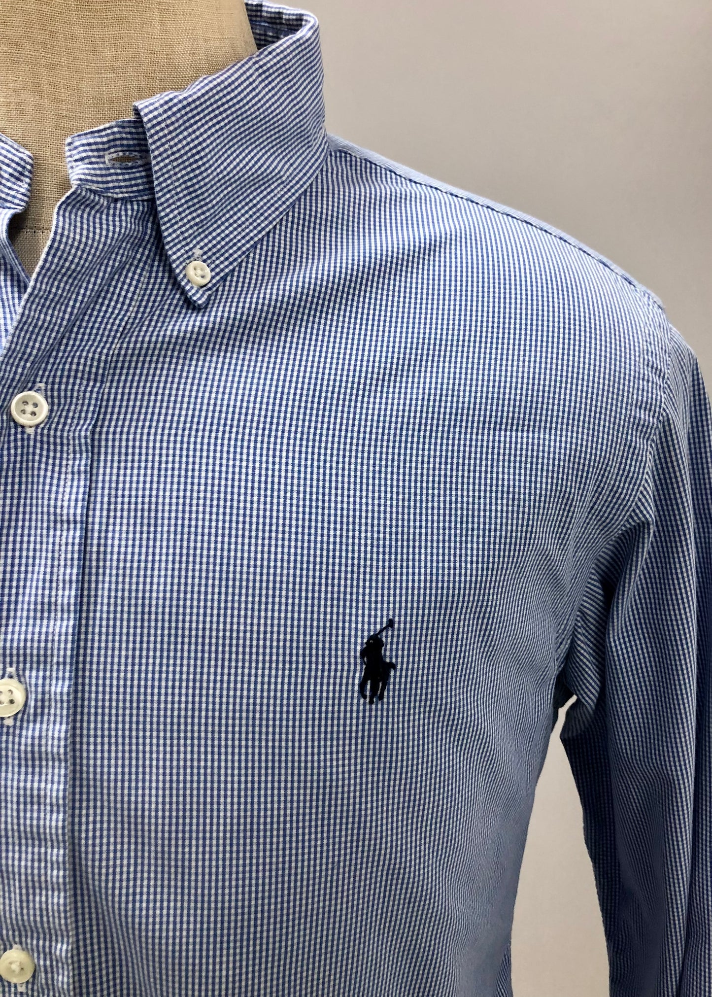 Camisa Polo Ralph Lauren 🏇🏼 con patron de cuadros finos azul y blanco Talla M Entalle Custom Fit