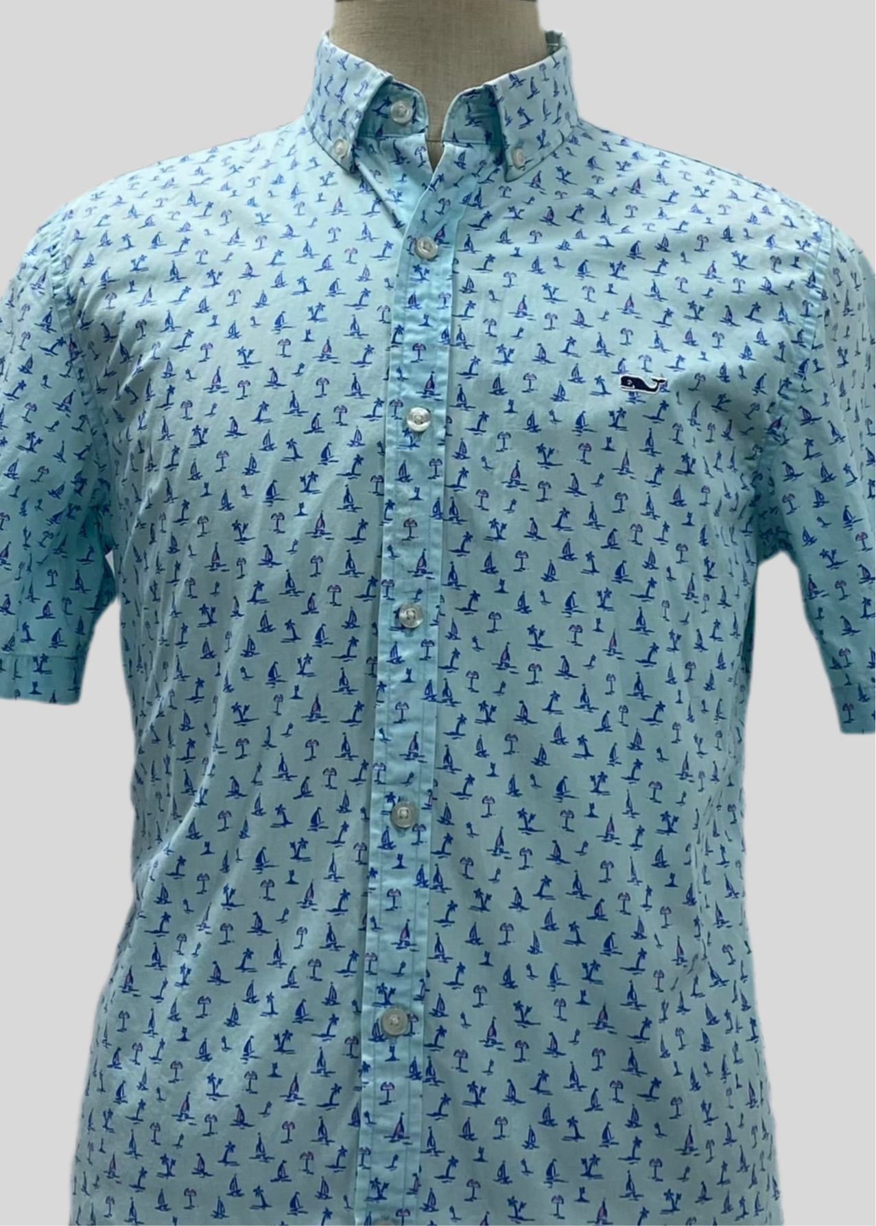 Camisa de botones Vineyard Vines 🐳 color celeste con diseño de islas Talla M Entalle Slim Fit (ver descripción)