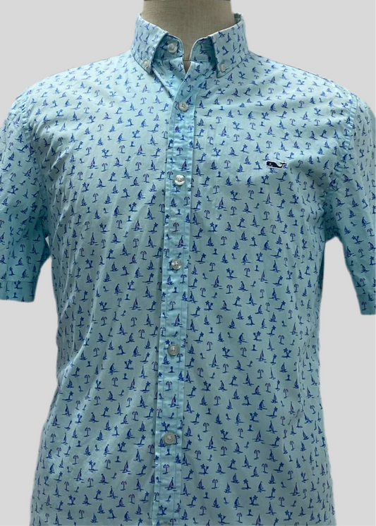 Camisa de botones Vineyard Vines 🐳 color celeste con diseño de islas Talla M Entalle Slim Fit (ver descripción)