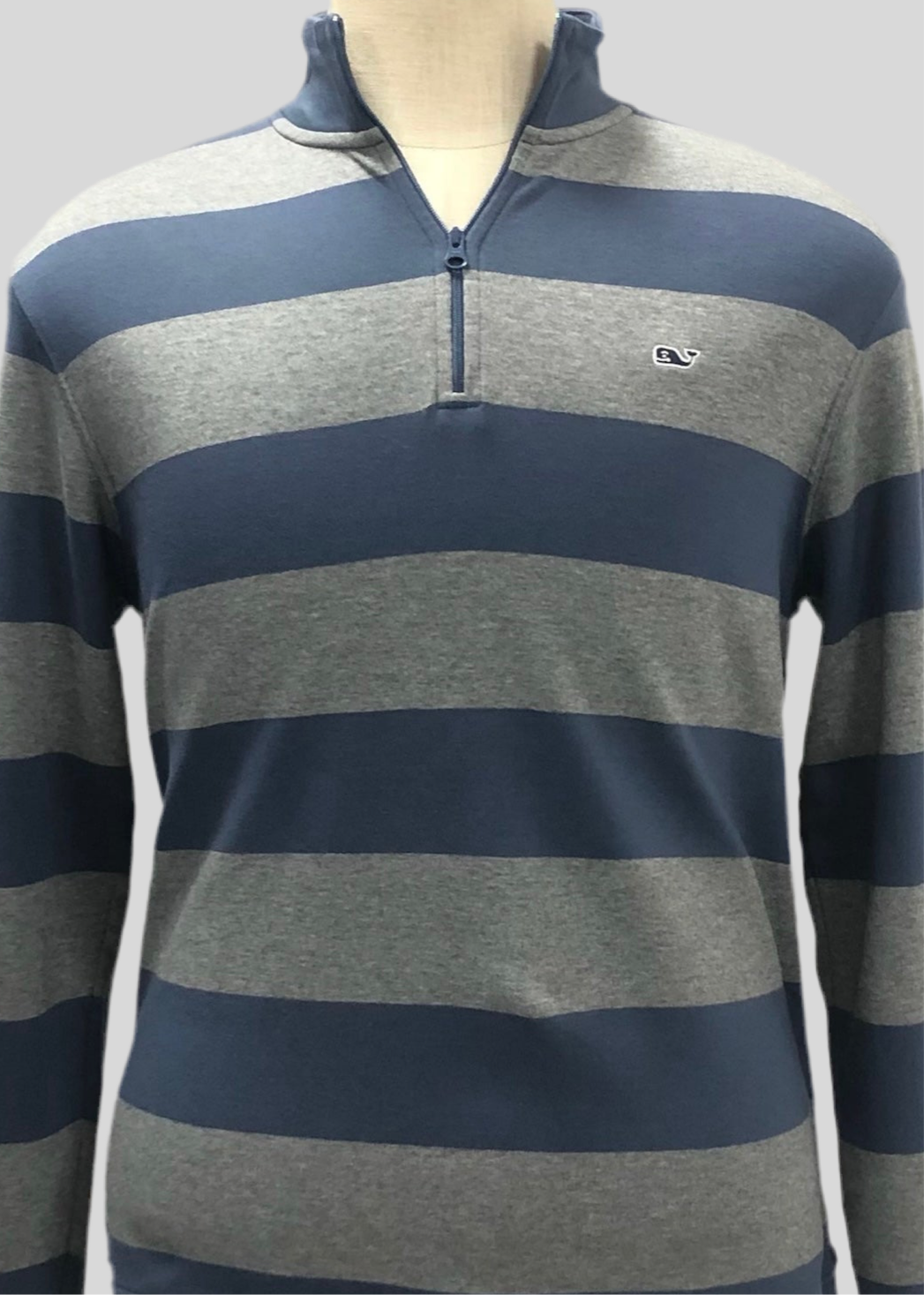 Sueter Jersey Vineyard Vines 🐳 con  franjas en gris y azul navy Talla S
