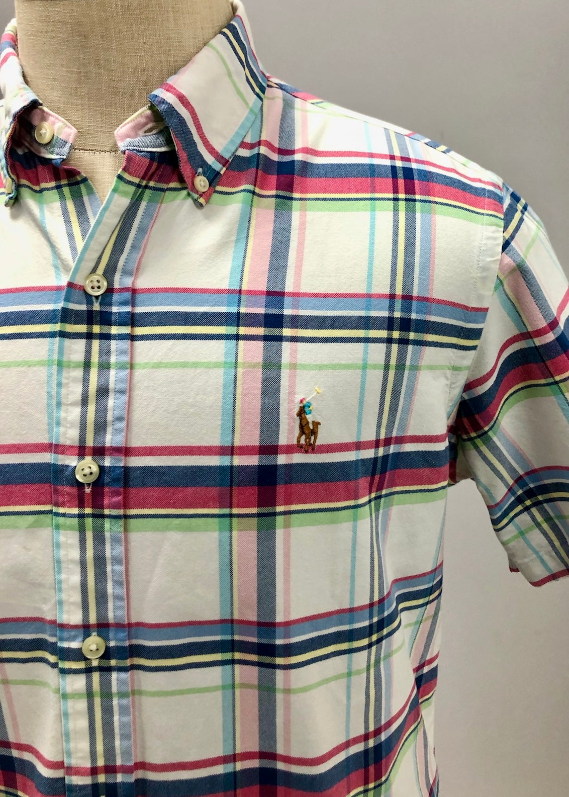 Camisa Polo Ralph Lauren 🏇🏼 Oxford blanco de cuadros en color azul, verde y rosado Talla M Entalle Regular