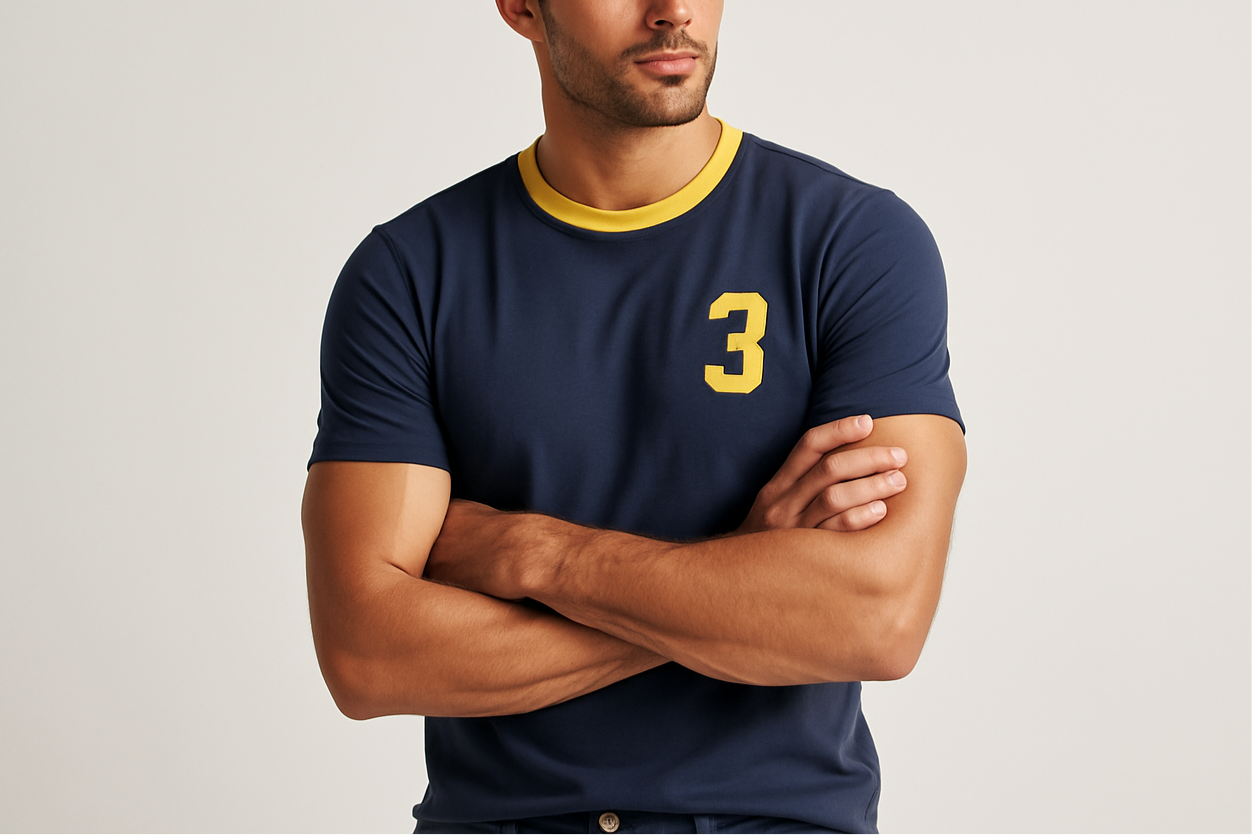 Camiseta cuello redondo Polo Ralph Lauren 🏇🏼 color azul navy con diseño en número 3 en amarillo Talla L Entalle Clásico