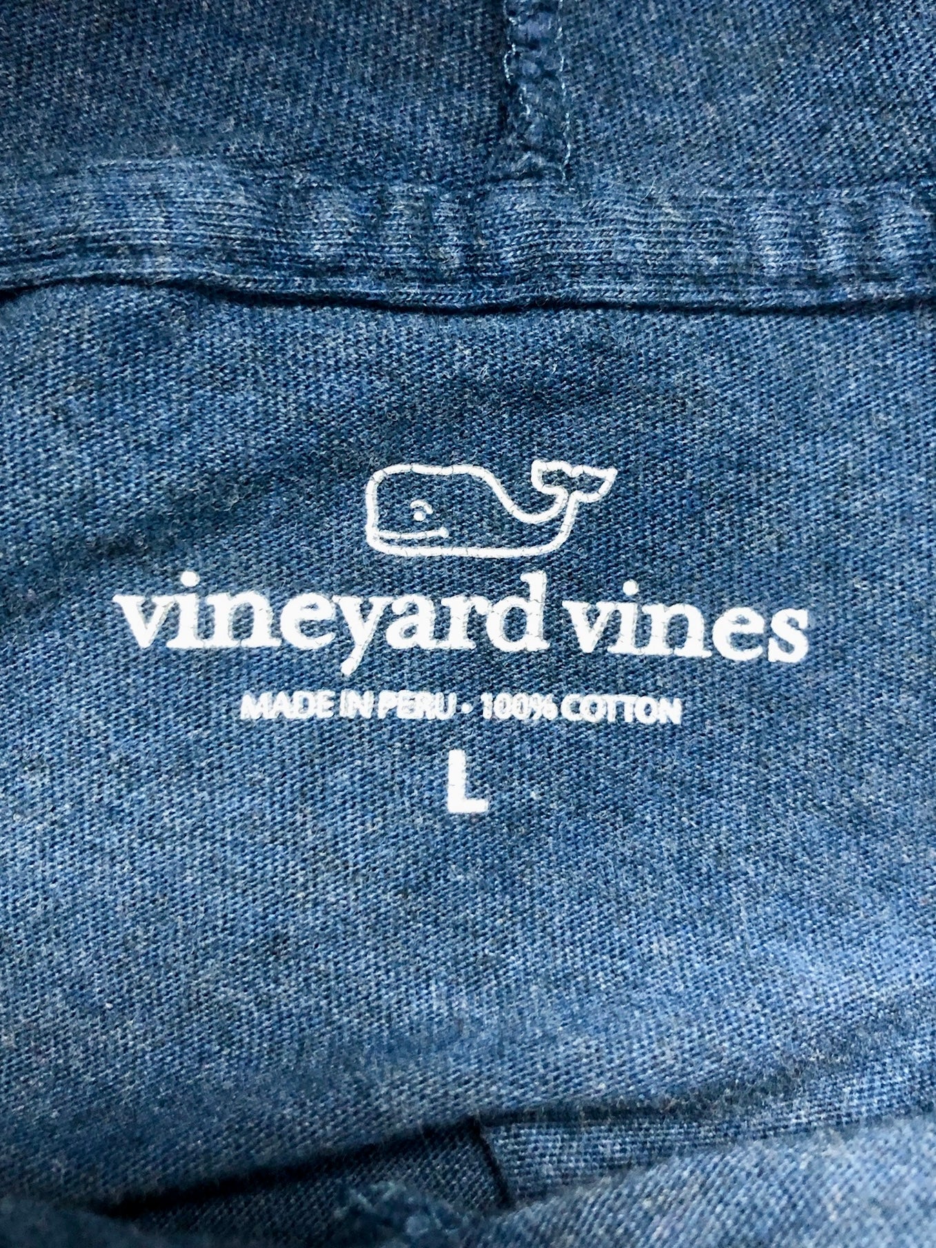 Camiseta con capucha Vineyard Vines 🐳 color azul grisáceo con Diseño de Ballena en celeste Talla L (ver descripción)