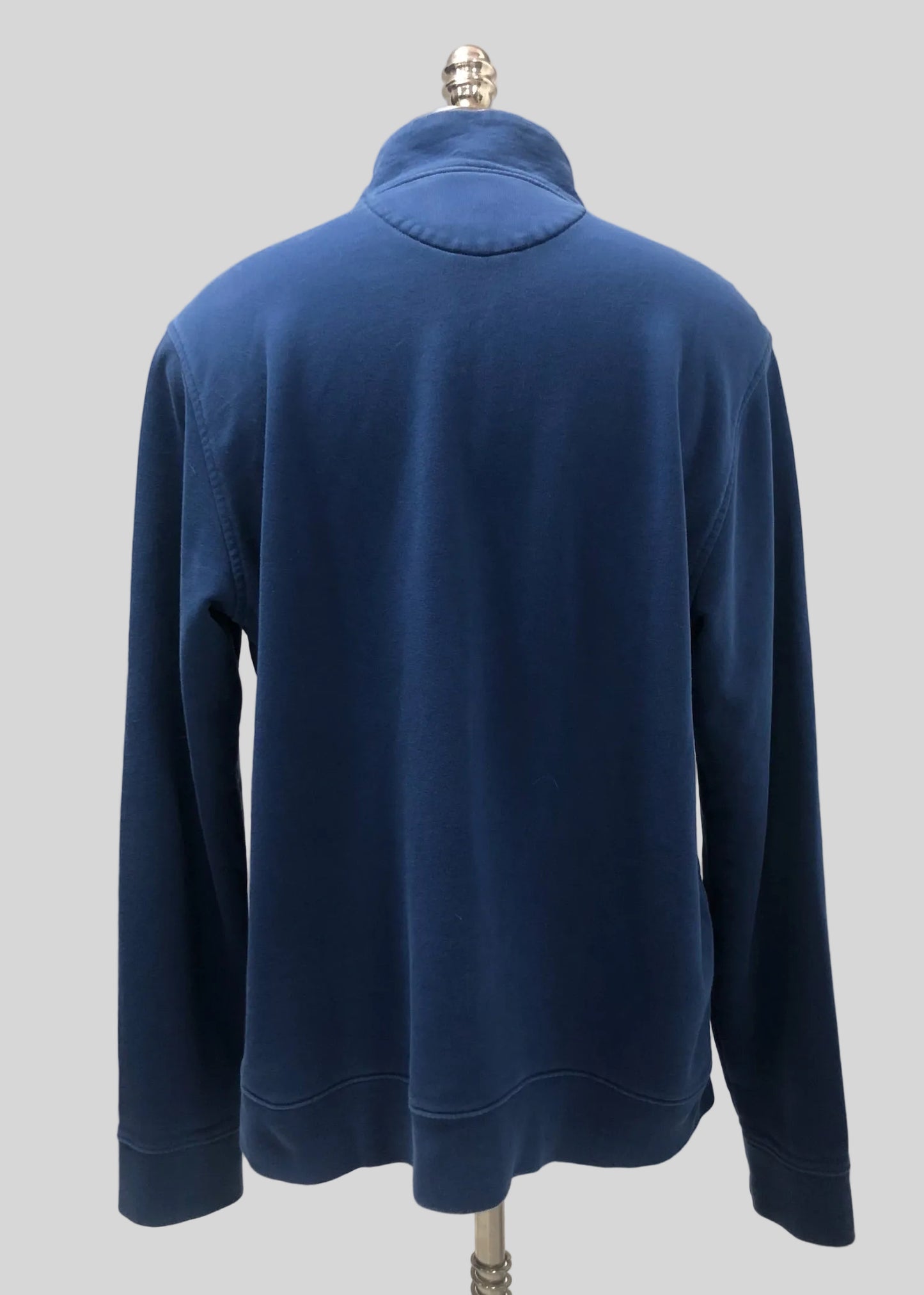 Sueter Jersey Brooks Brothers 🐑 color azul oscuro con logo celeste Talla XL