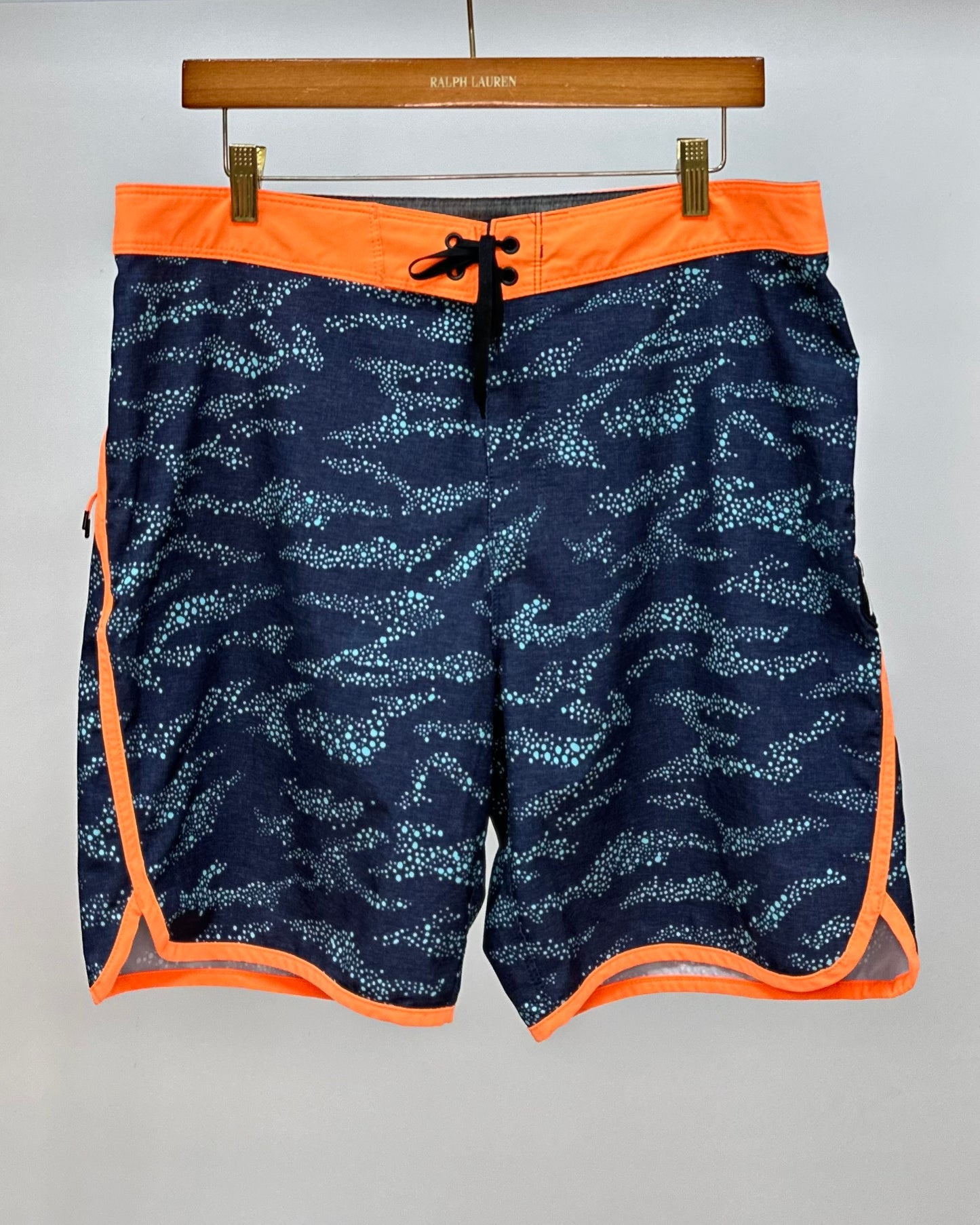 Short de baño Hurley 🏄🏽‍♂️ color azul navy y diseño gris degradado talla L