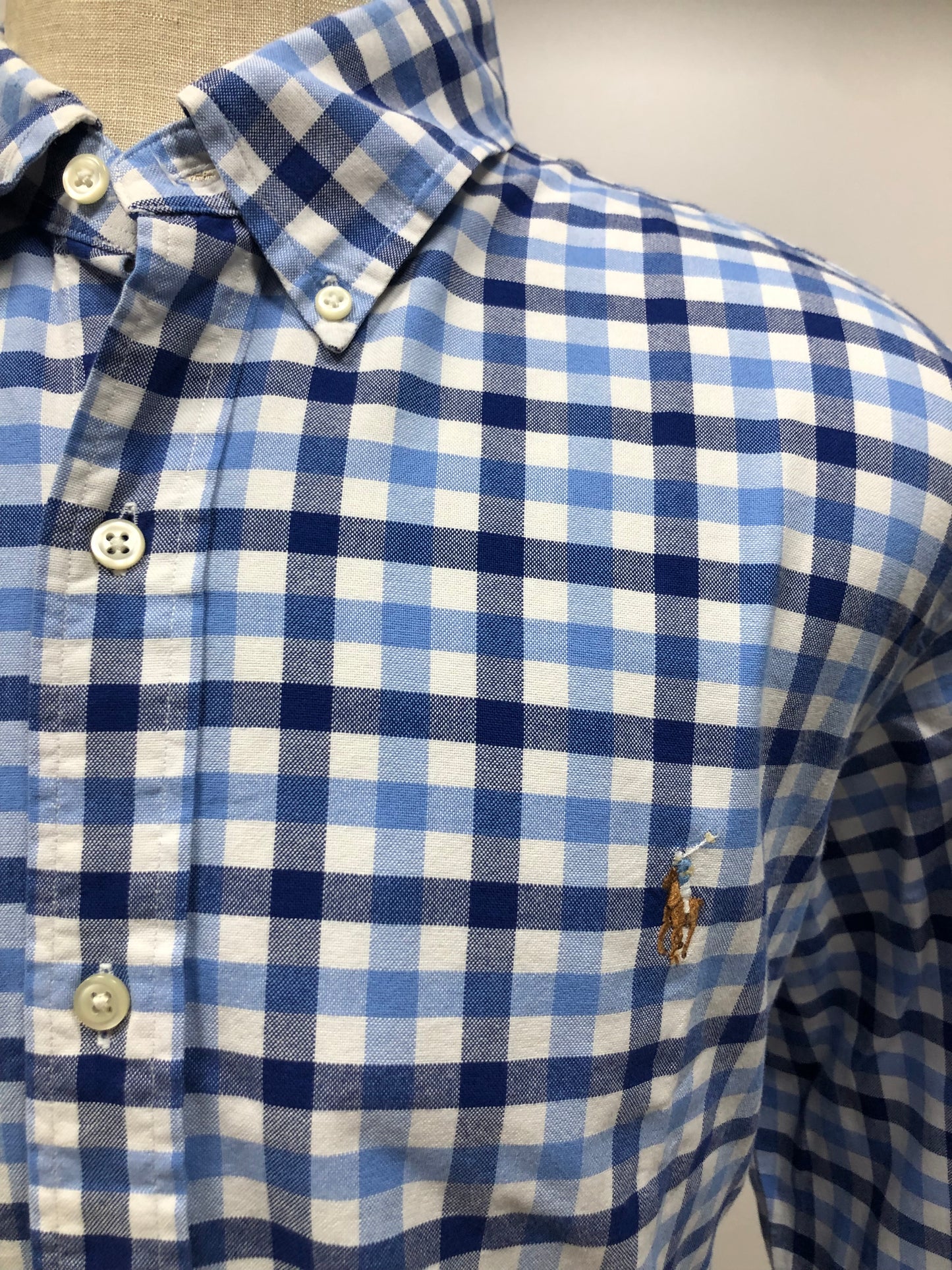 Camisa Polo Ralph Lauren 🏇🏼 Oxford color blanco con patron de cuadros en celeste y azul navy Talla XXL Entalle Regular
