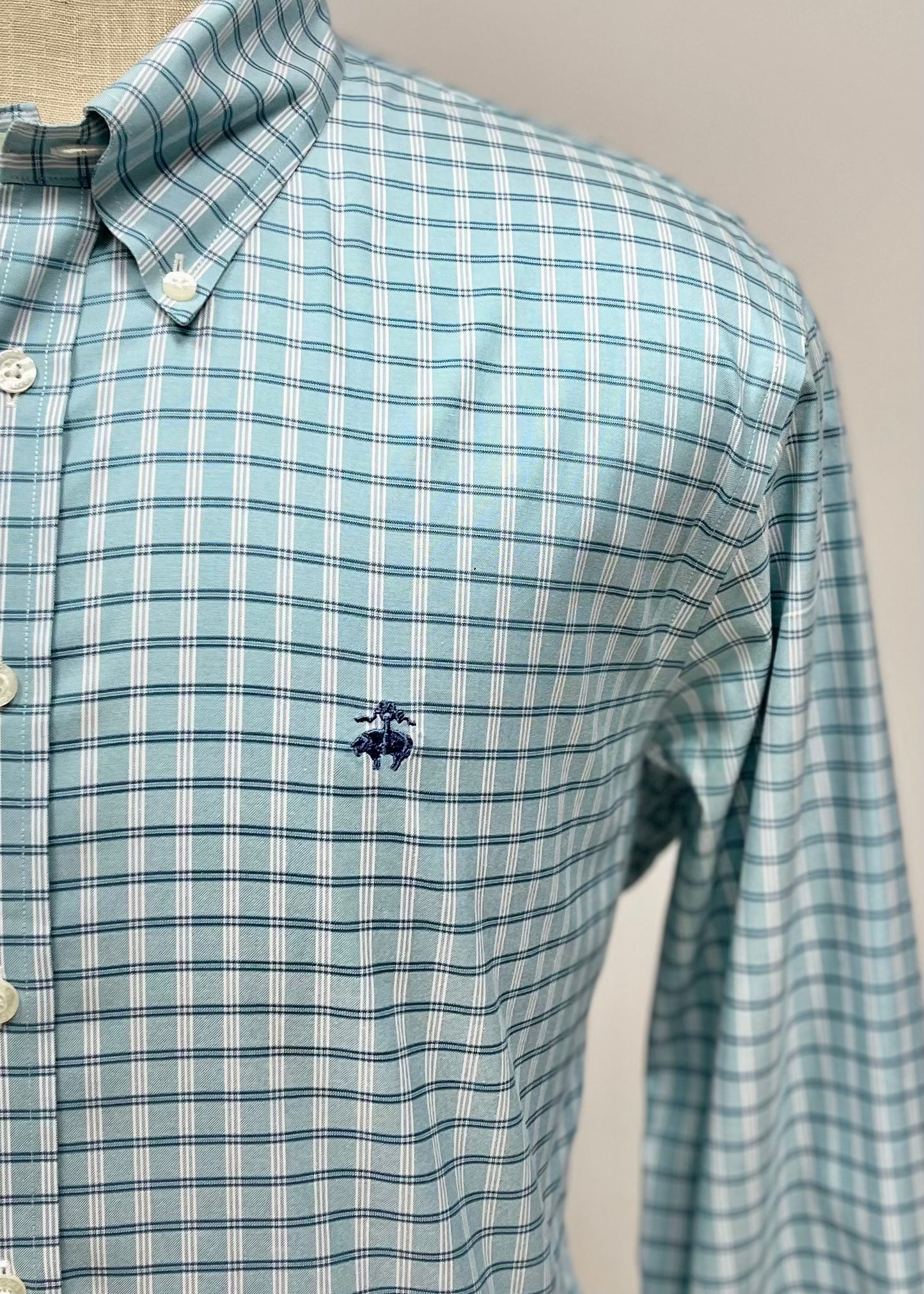 Camisa Brooks Brothers 🐑 color blanco con cuadros tartán en verde esmeralda y negro Talla L Entalle Regular