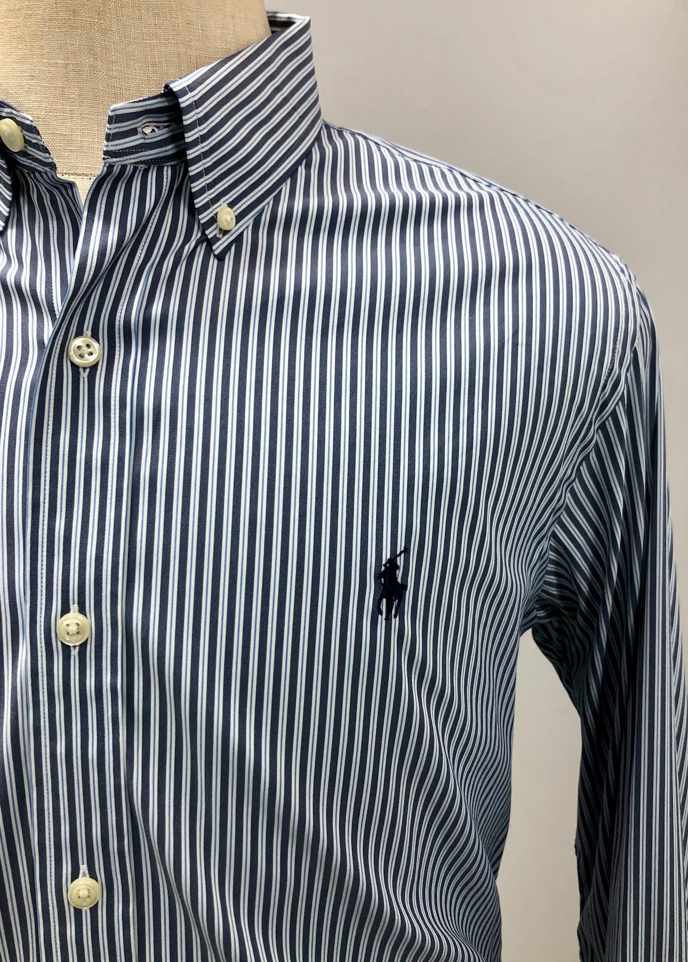 Camisa de botones Polo Ralph Lauren 🏇🏼 de rayas en color azul, celeste y blanco Talla L Entalle Clásico
