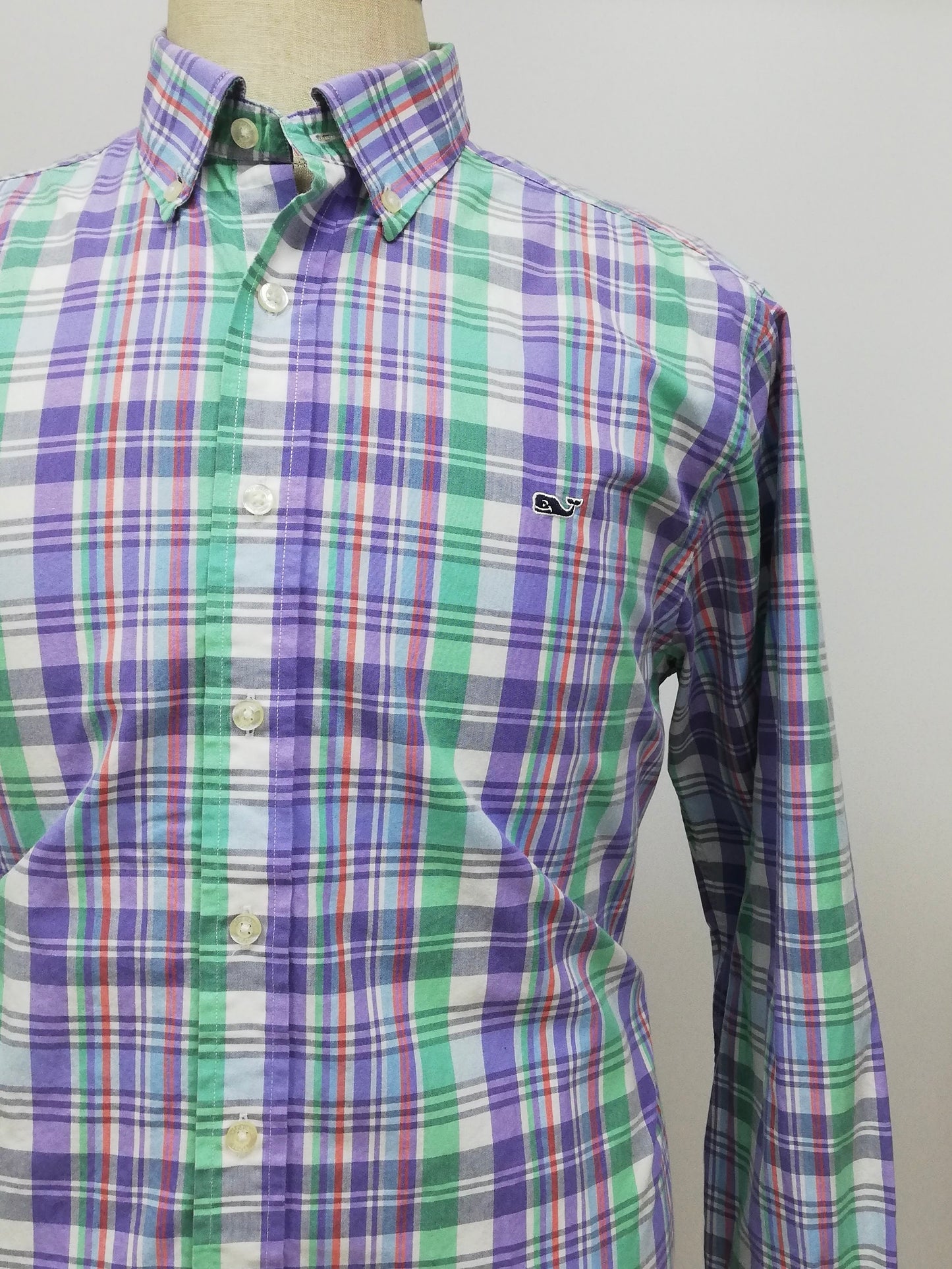 Camisa de botones Vineyard Vines 🐳 de cuadros en color morado, verde y blanco Talla L Entalle Slim Fit (ver descripción)