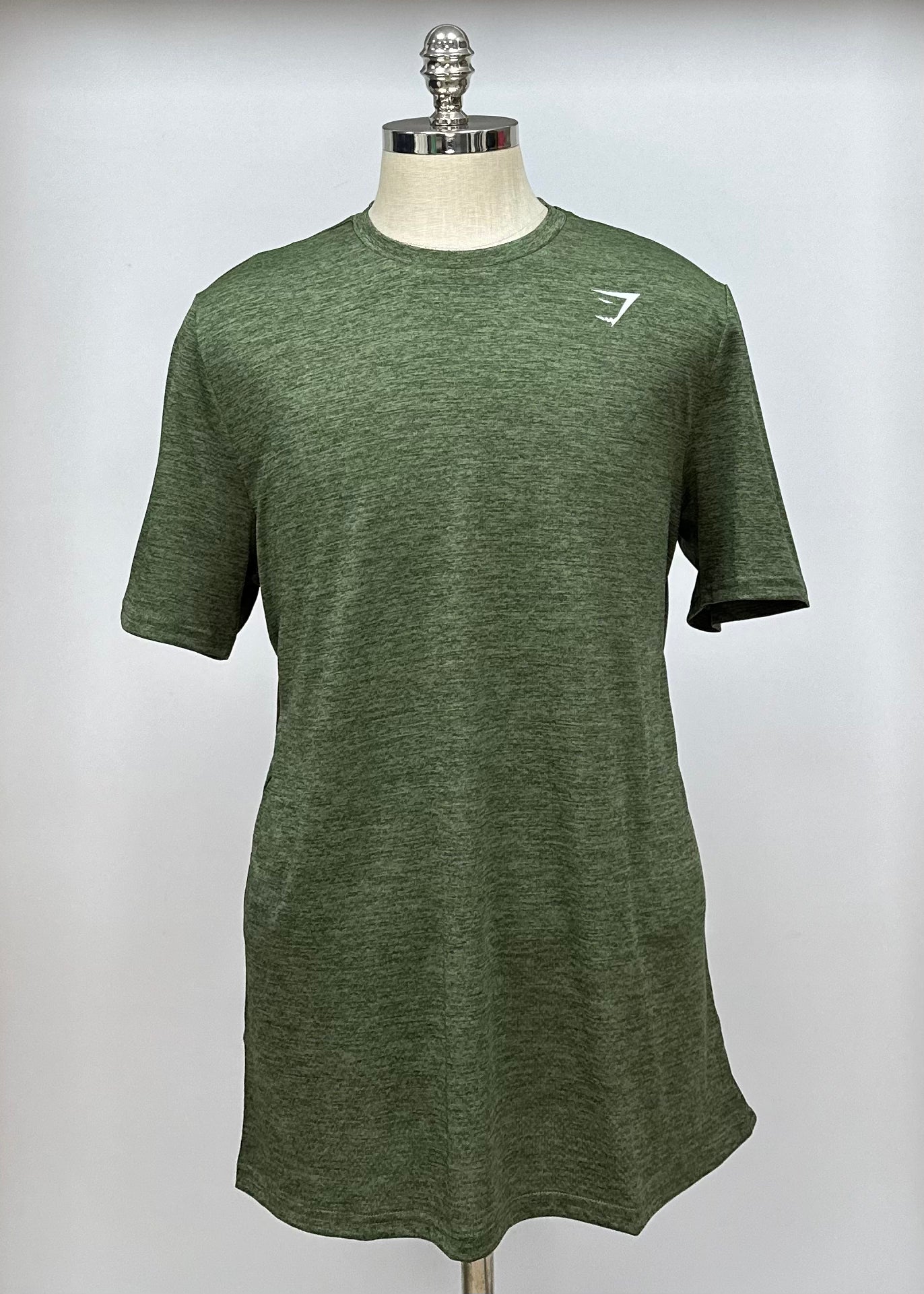 Camiseta de entrenamiento cuello redondo Gymshark 🏋🏽 color verde oliva manga corta Talla XXL