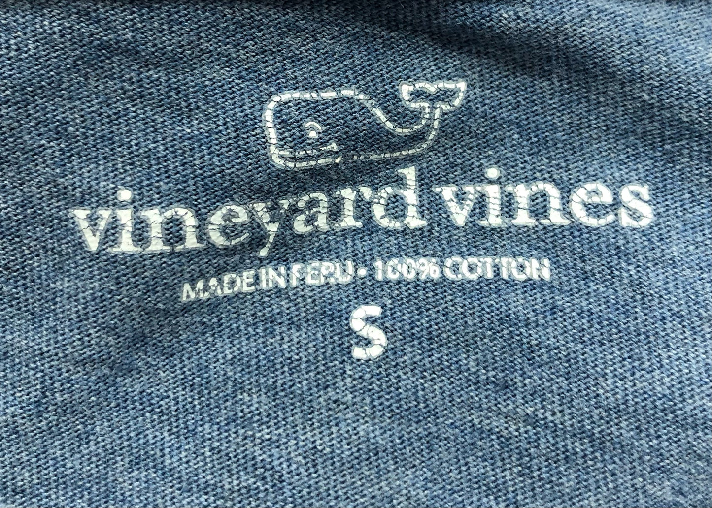 Camiseta cuello redondo Vineyard Vines 🐳 color azul grisáceo con Diseño de ballena Talla S