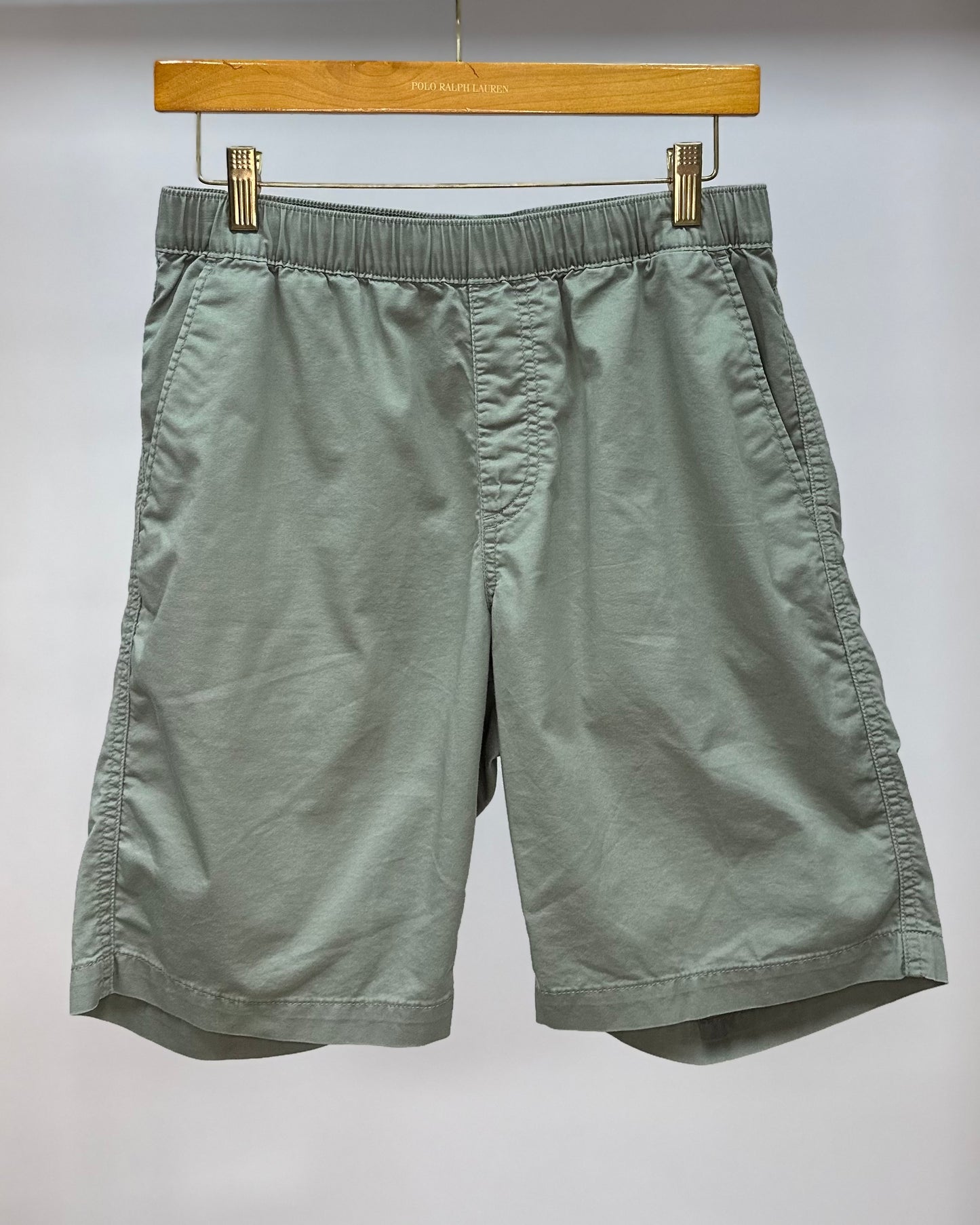 Short Casual Uniqlo 🇯🇵 color verde oliva talla M