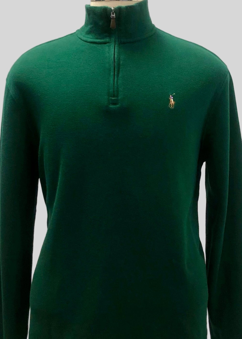 Sueter Jersey Polo Ralph Lauren 🏇🏼 color verde oscuro con logo multicolor Talla L