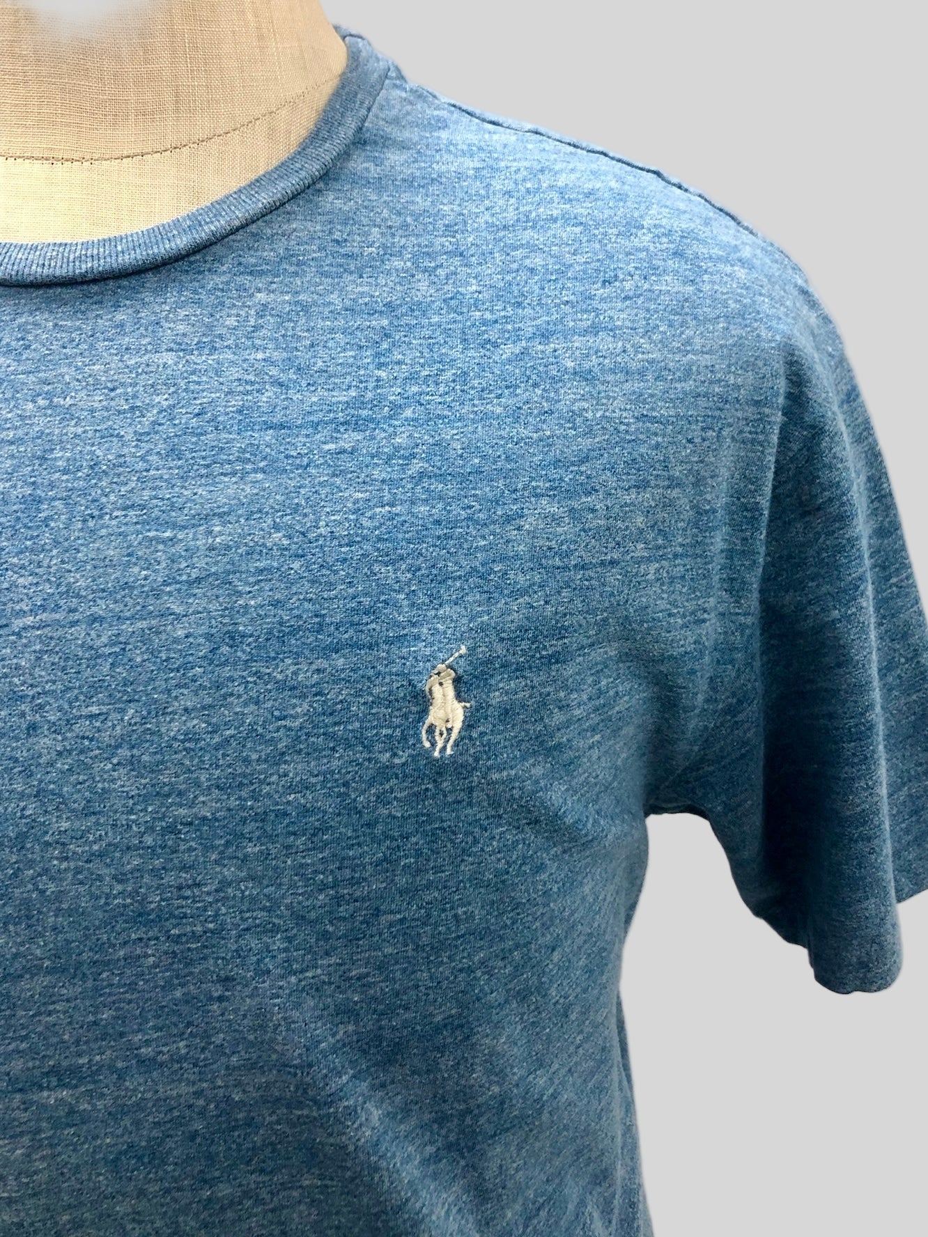 Camiseta cuello redondo Polo Ralph Lauren 🏇🏼 color celeste grisáceo Talla Large