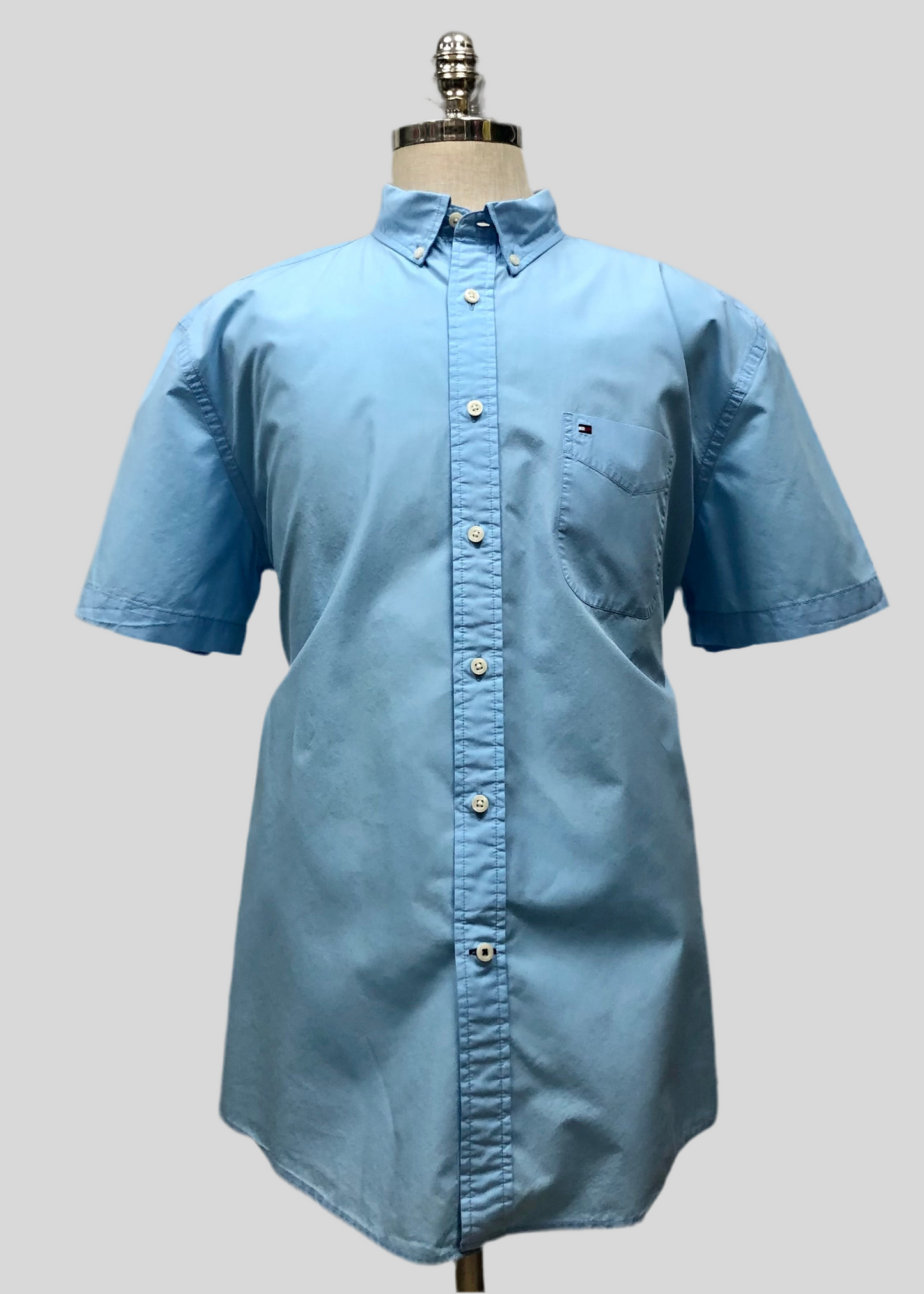 Camisa de botones Tommy Hilfiger 🇺🇸 en color celeste Talla XL Entalle Clásico