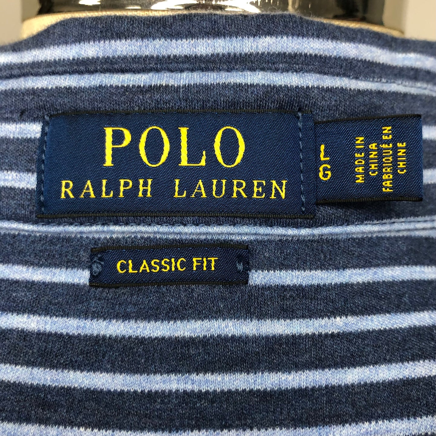 Camiseta Polo Ralph Lauren 🏇🏼 Con patrón de rayas color azul navy y celeste Talla L Entalle Clásico