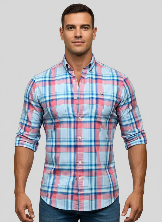 Camisa Vineyard Vines 🐳 color celeste con cuadros en color rosado y azul Talla S entalle Slim Fit