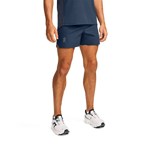 Shorts Híbrido On Running 🏃‍♂️ Tela performance ligera color azul y negro talla XL