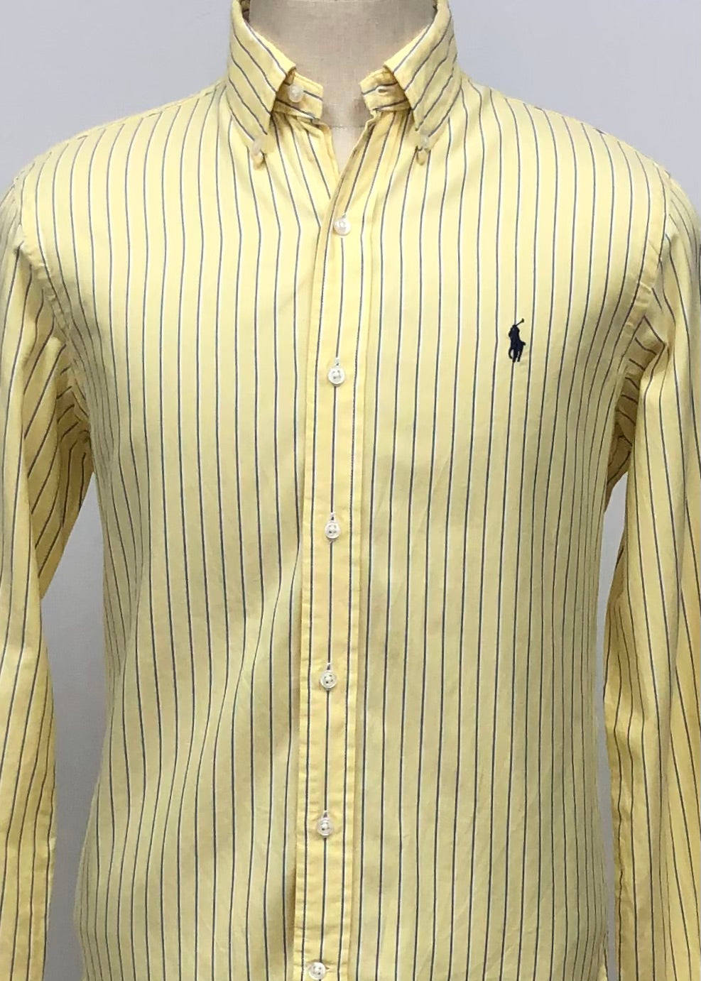 Camisa Polo Ralph Lauren 🏇🏼 color amarillo con rayas en color negro y blanco Talla M Entalle Regular