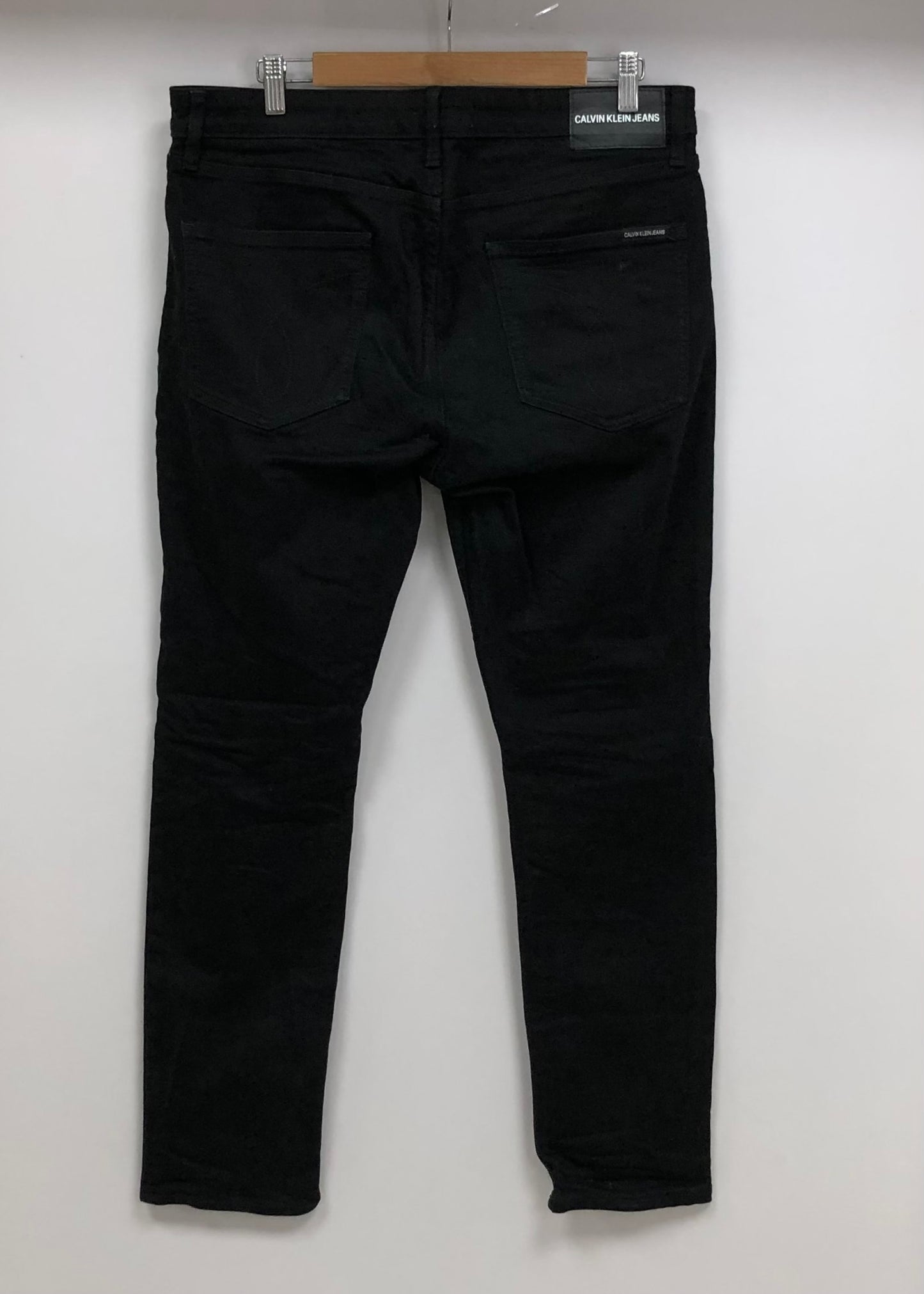 Pantalon jeans Calvin Klein 🇺🇸 color negro Talla 34x30 Corte Slim Fit