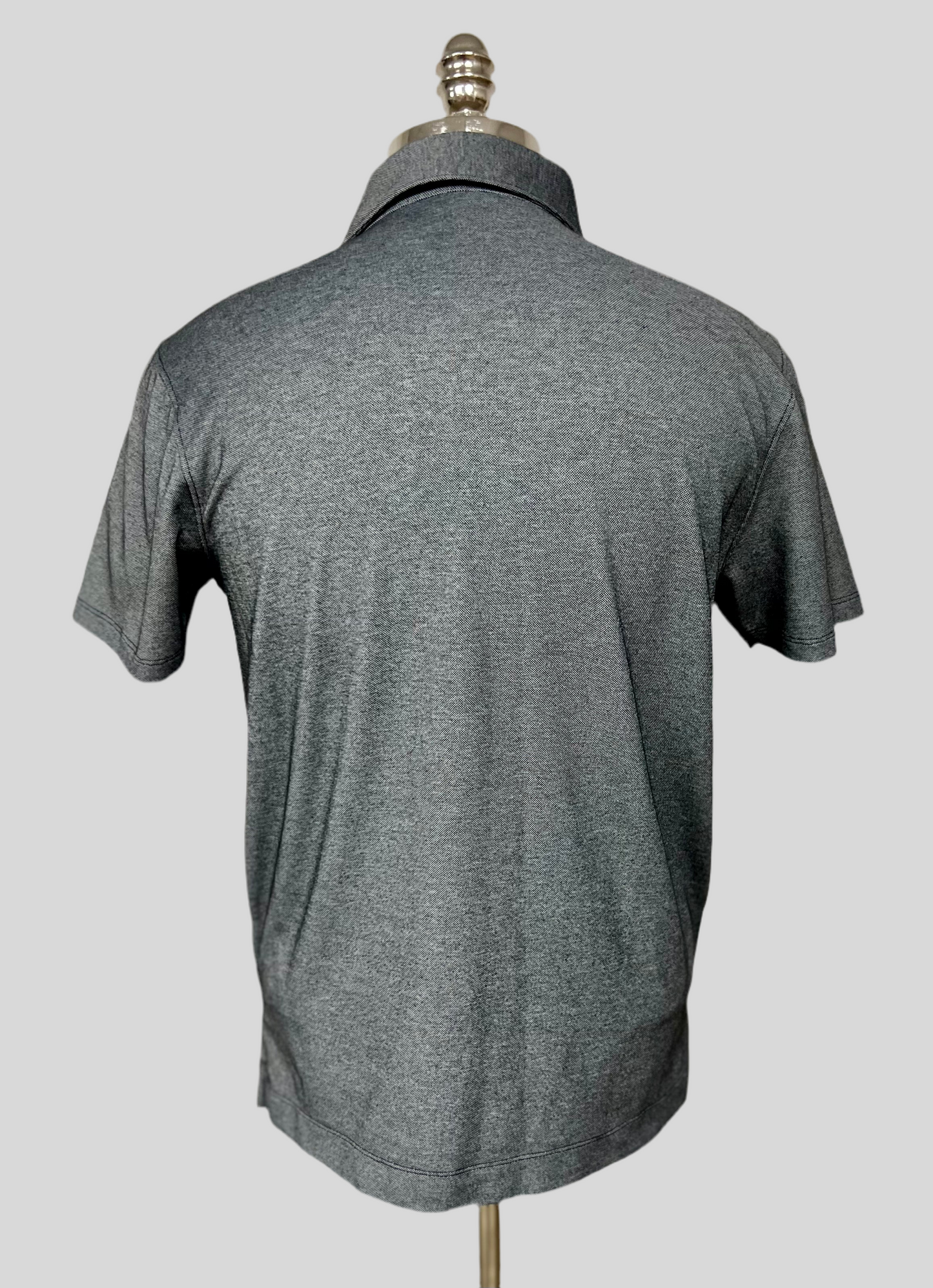 Camiseta Polo Michael Kors color gris metalizado Talla M Entalle Regular