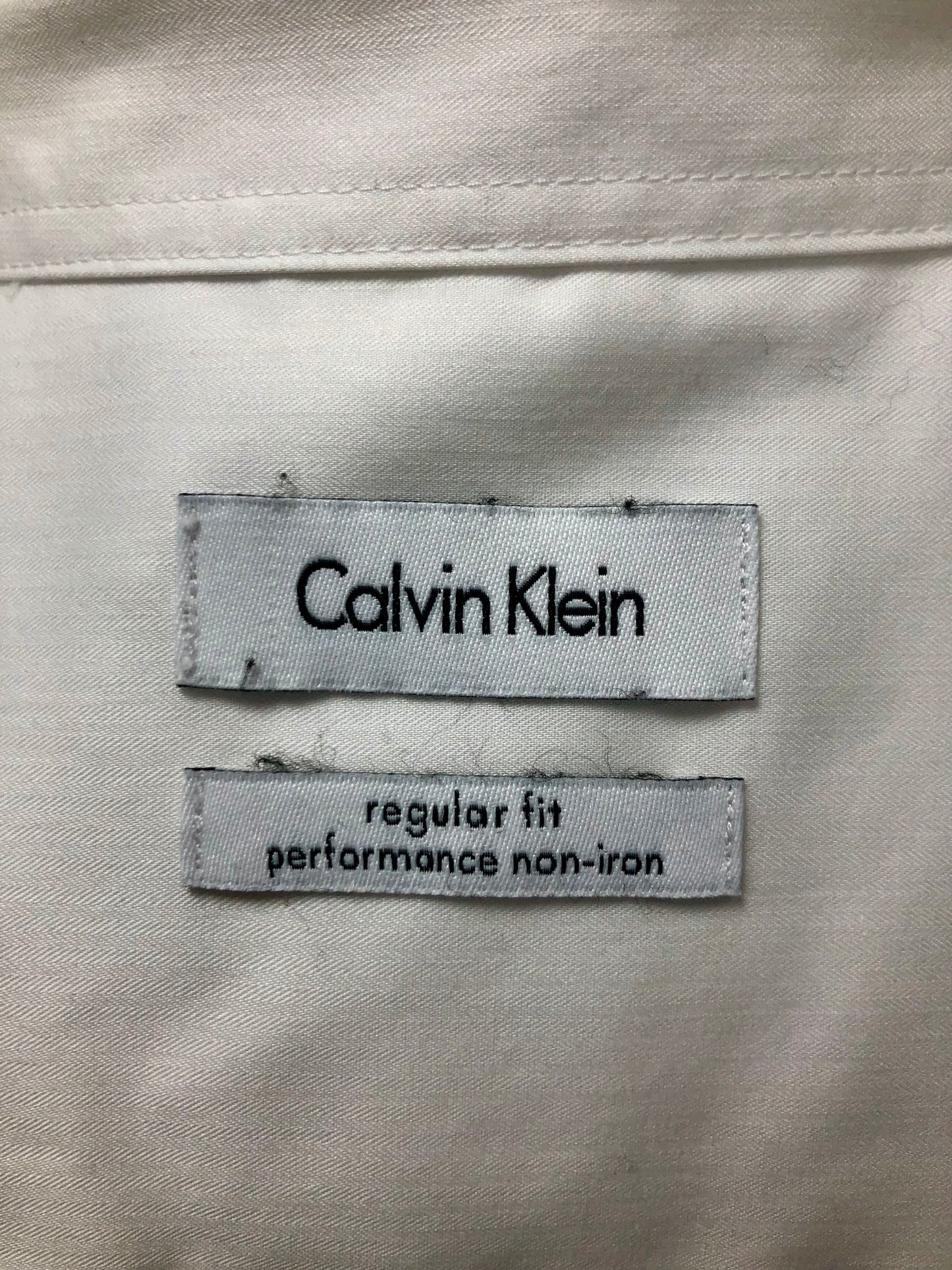 Camisa de botones Calvin Klein 🇺🇸 Non Iron color blanco Talla XL Entalle Regular