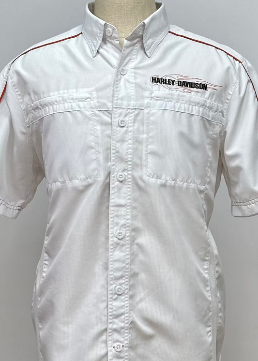 Camisa de botones Harley-Davidson  🏍 Color blanco con Logo en color naranja y negro Talla M Entalle Regular