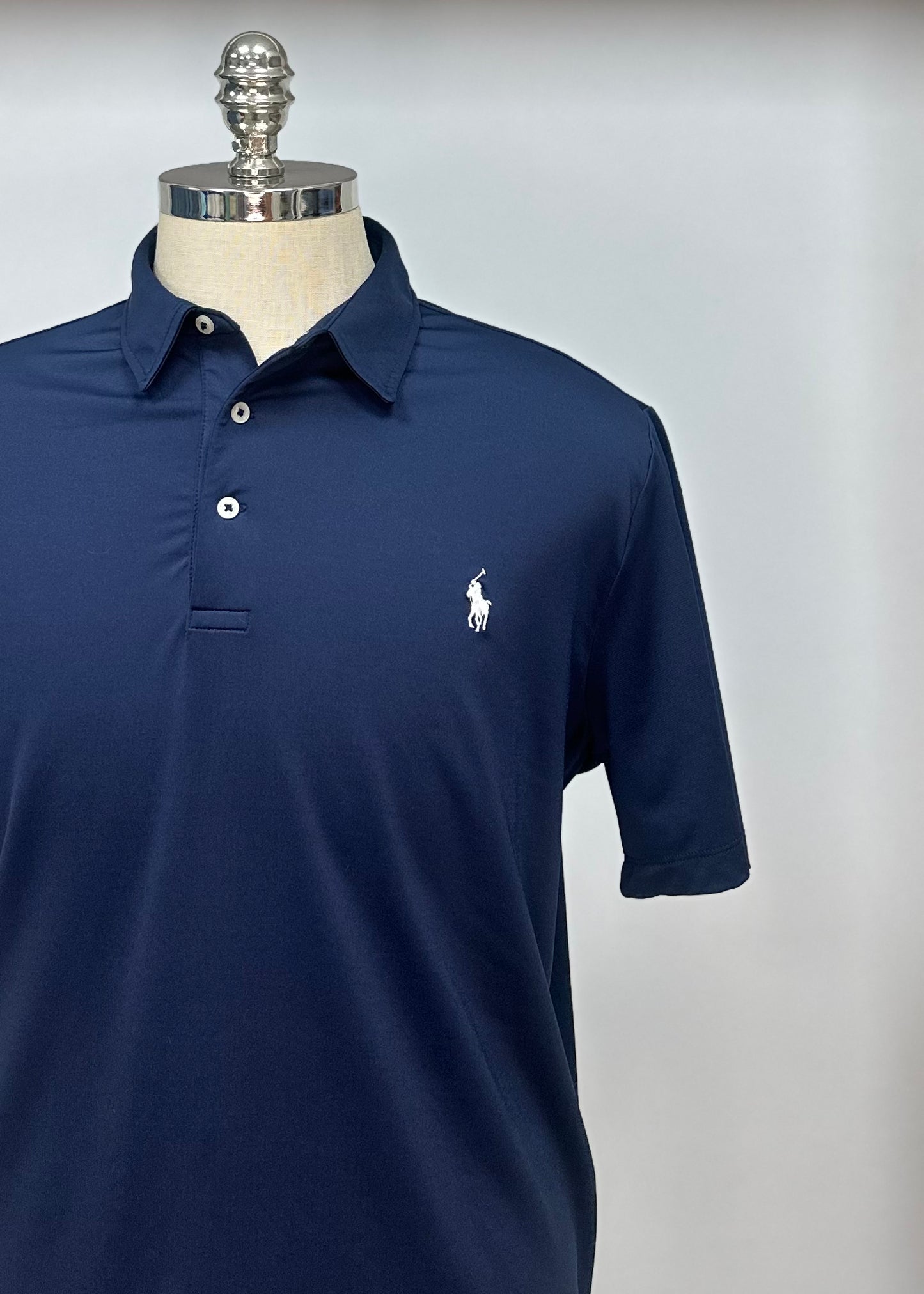 Camiseta Polo Ralph Lauren 🏇🏼 Tela performance color azul navy Talla L Entalle Regular