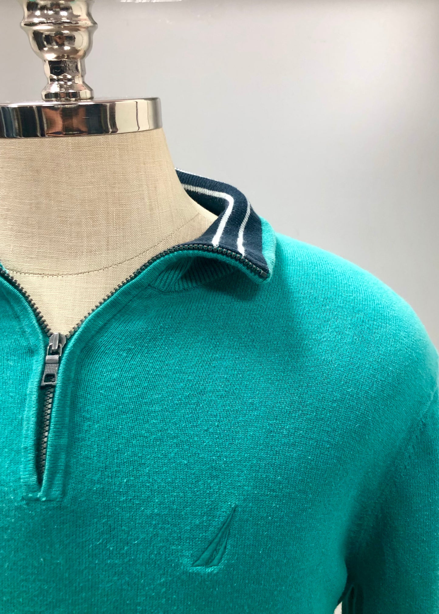 Sueter Jersey Nautica ⚓️ color verde con logo tradicional Talla M (ver descripción)