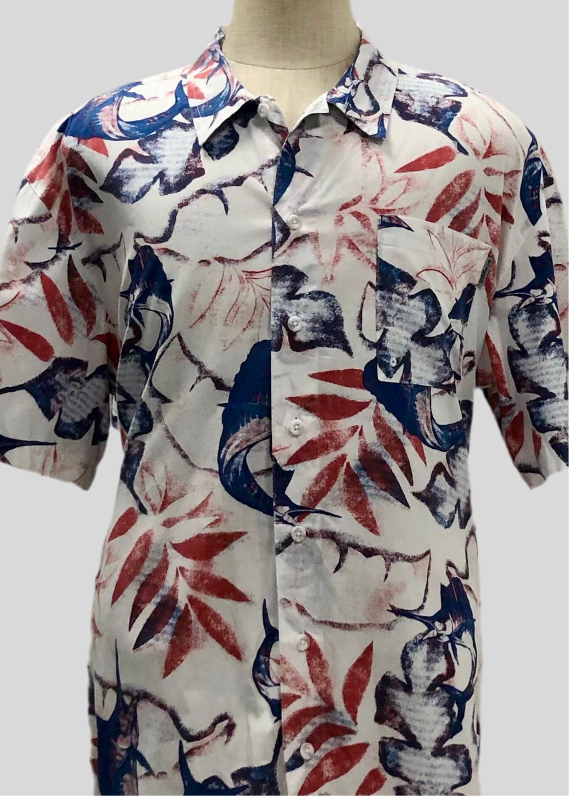 Camisa Columbia 🔹Color blanco con diseño floral en azul y rojo Talla XXL