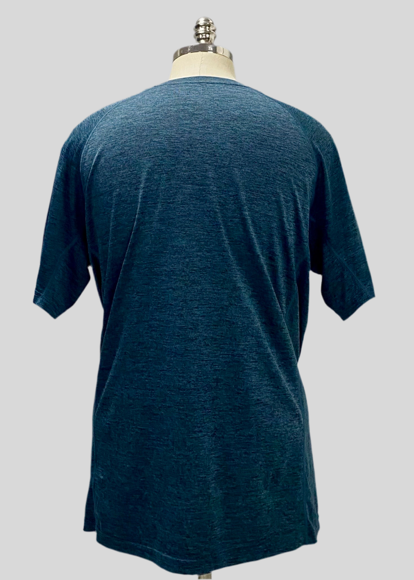 Camiseta de entrenamiento cuello redondo Eddie Bauer ⛰️ Color azul grisáceo y logo en gris Talla XL