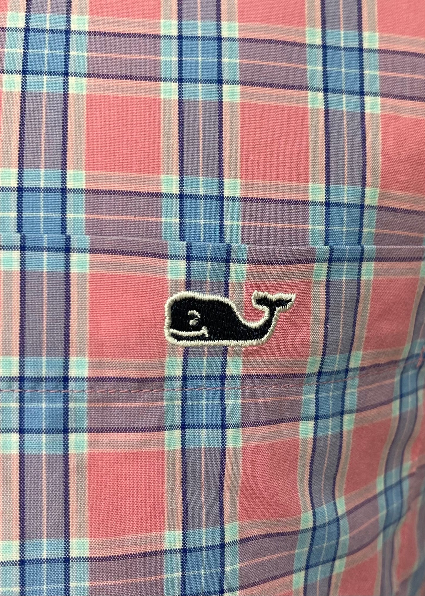 Camisa de botones Vineyard Vines 🐳 color rosado de cuadros en color azul y celeste Talla S Entalle Clásico