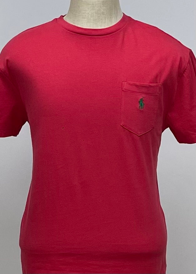 Camiseta cuello Redondo Polo Ralph Lauren 🏇🏼 color rojo con bolsillo Talla Medium Entalle Clásico